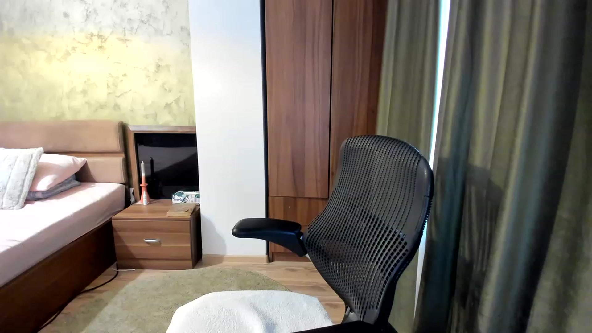 Gallery image thumbnail from DebraPaige's myfreecams stream on, 02/28/2023, 14:15 image 3 of 20