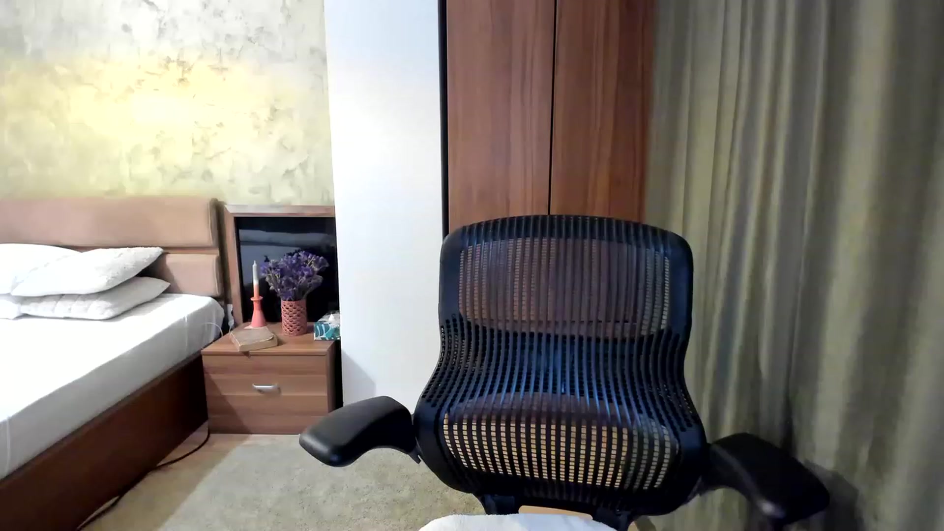 Gallery image thumbnail from DebraPaige's myfreecams stream on, 03/01/2023, 13:17 image 15 of 20