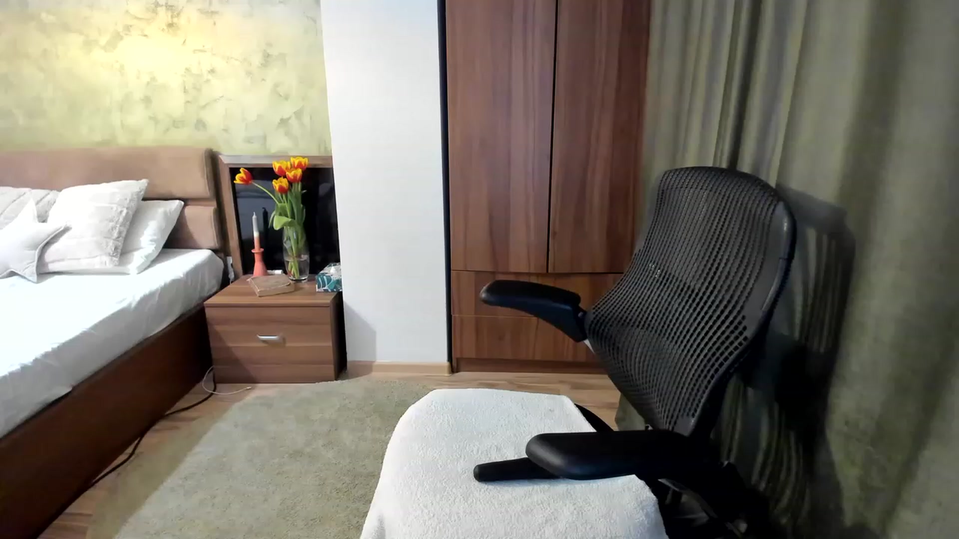 Gallery image thumbnail from DebraPaige's myfreecams stream on, 03/04/2023, 14:04 image 1 of 20
