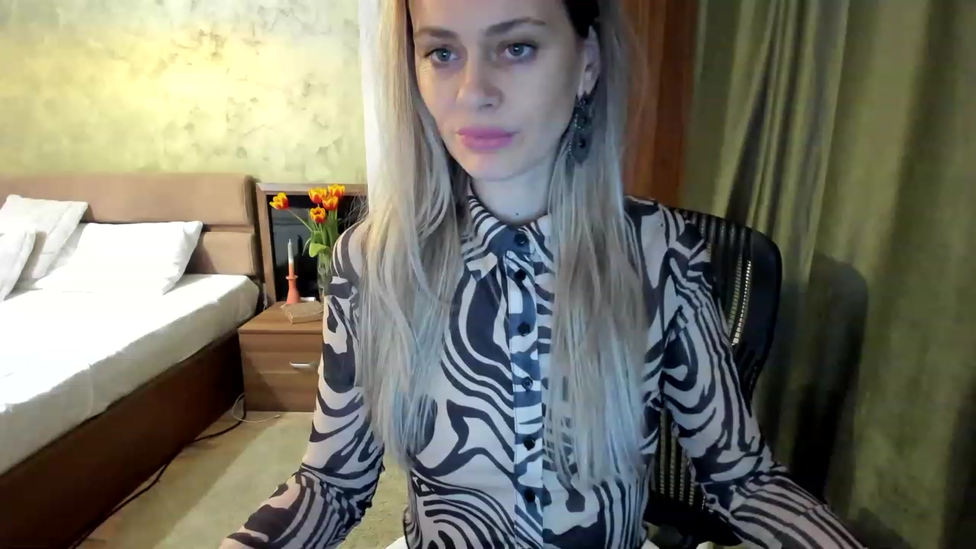 Gallery image thumbnail from DebraPaige's myfreecams stream on, 03/04/2023, 19:03 image 7 of 20