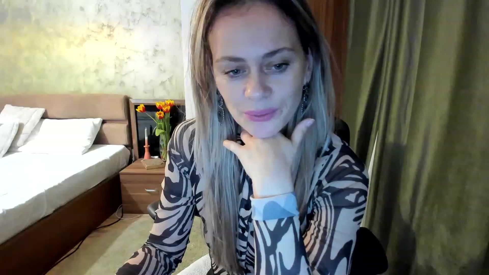 Gallery image thumbnail from DebraPaige's myfreecams stream on, 03/04/2023, 19:03 image 6 of 20
