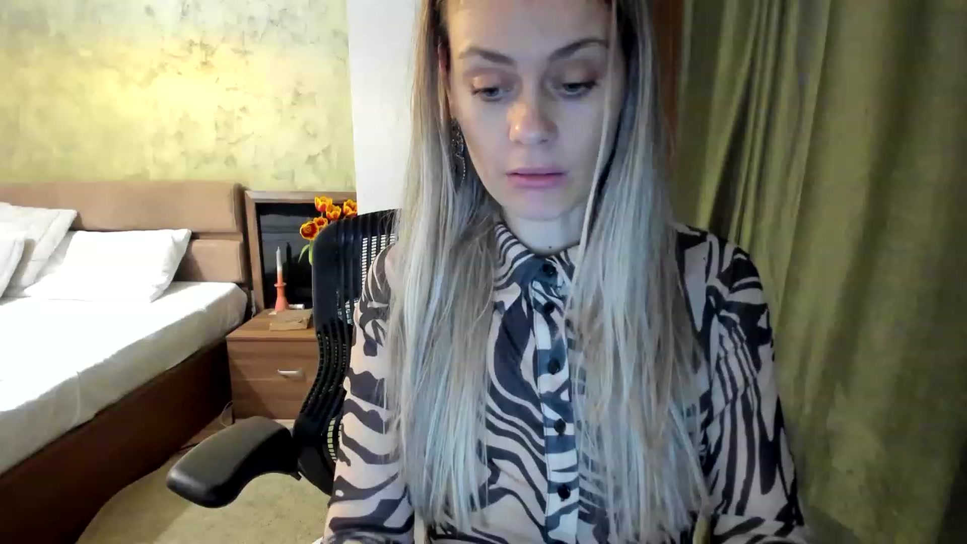 Gallery image thumbnail from DebraPaige's myfreecams stream on, 03/04/2023, 19:03 image 18 of 20