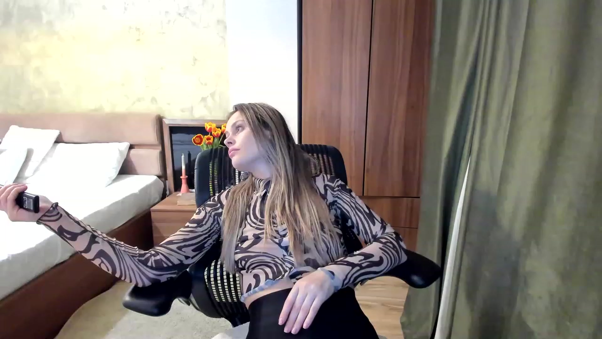 Gallery image thumbnail from DebraPaige's myfreecams stream on, 03/04/2023, 19:03 image 16 of 20
