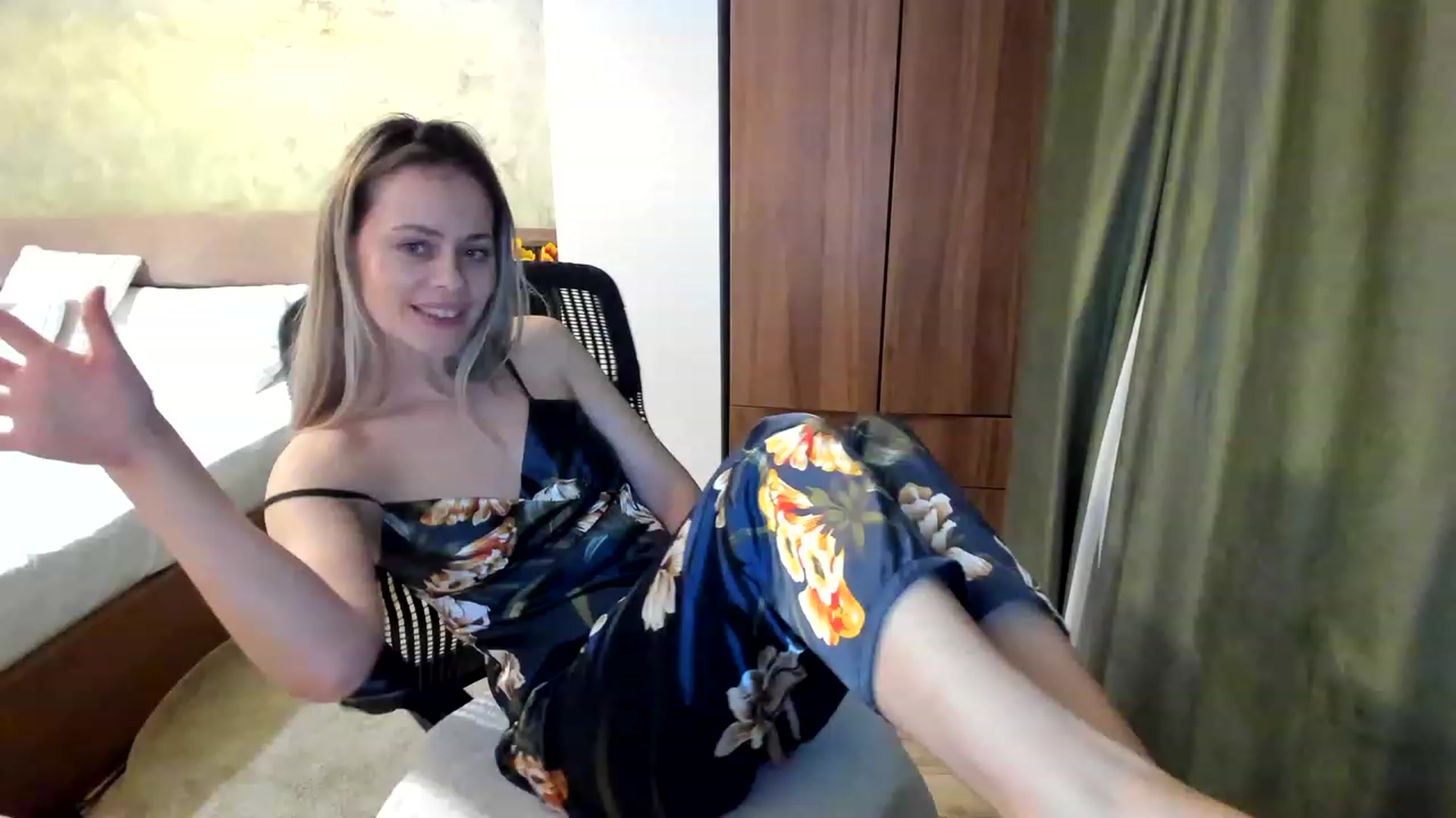 Gallery image thumbnail from DebraPaige's myfreecams stream on, 03/04/2023, 19:13 image 2 of 20