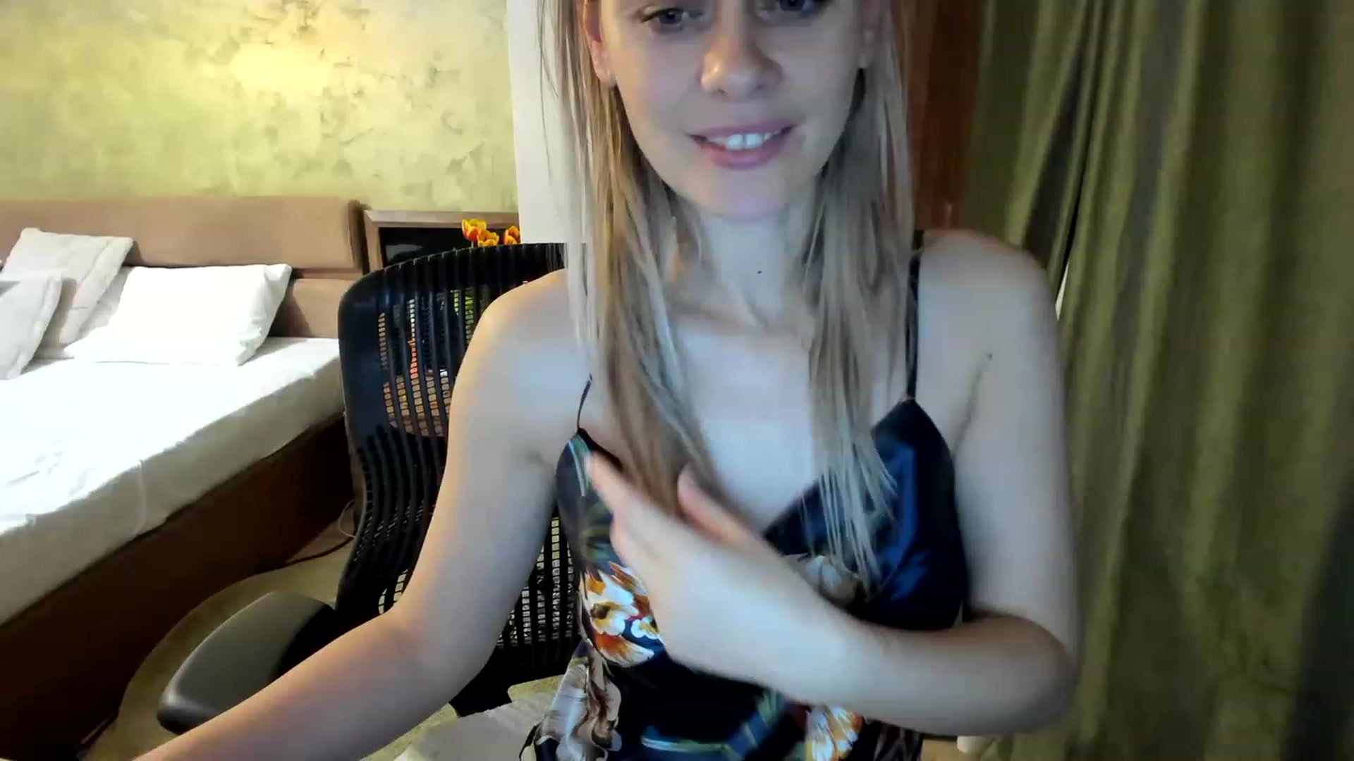 Gallery image thumbnail from DebraPaige's myfreecams stream on, 03/04/2023, 19:13 image 11 of 20