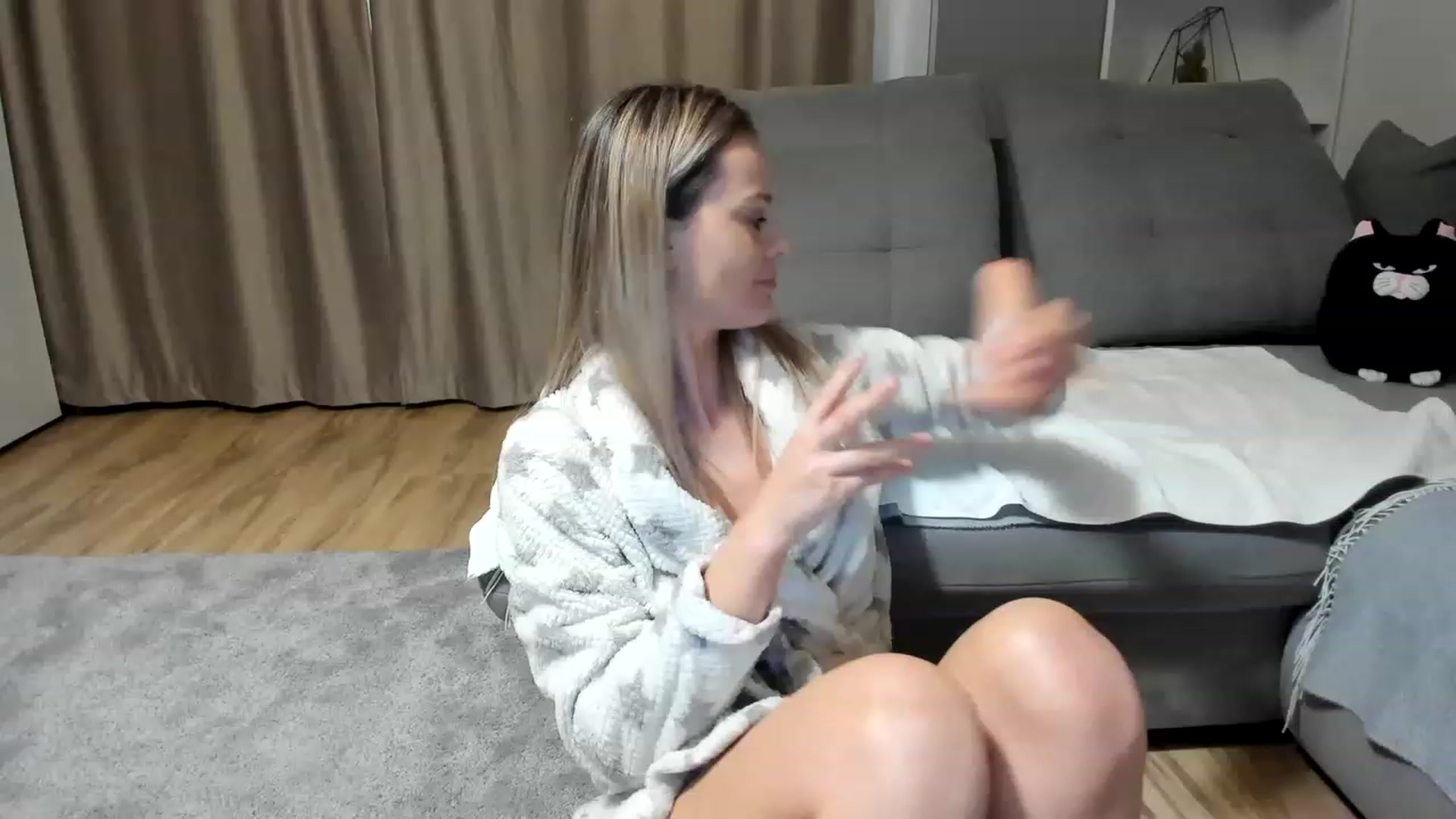 Gallery image thumbnail from DebraPaige's myfreecams stream on, 03/06/2023, 14:33 image 4 of 20