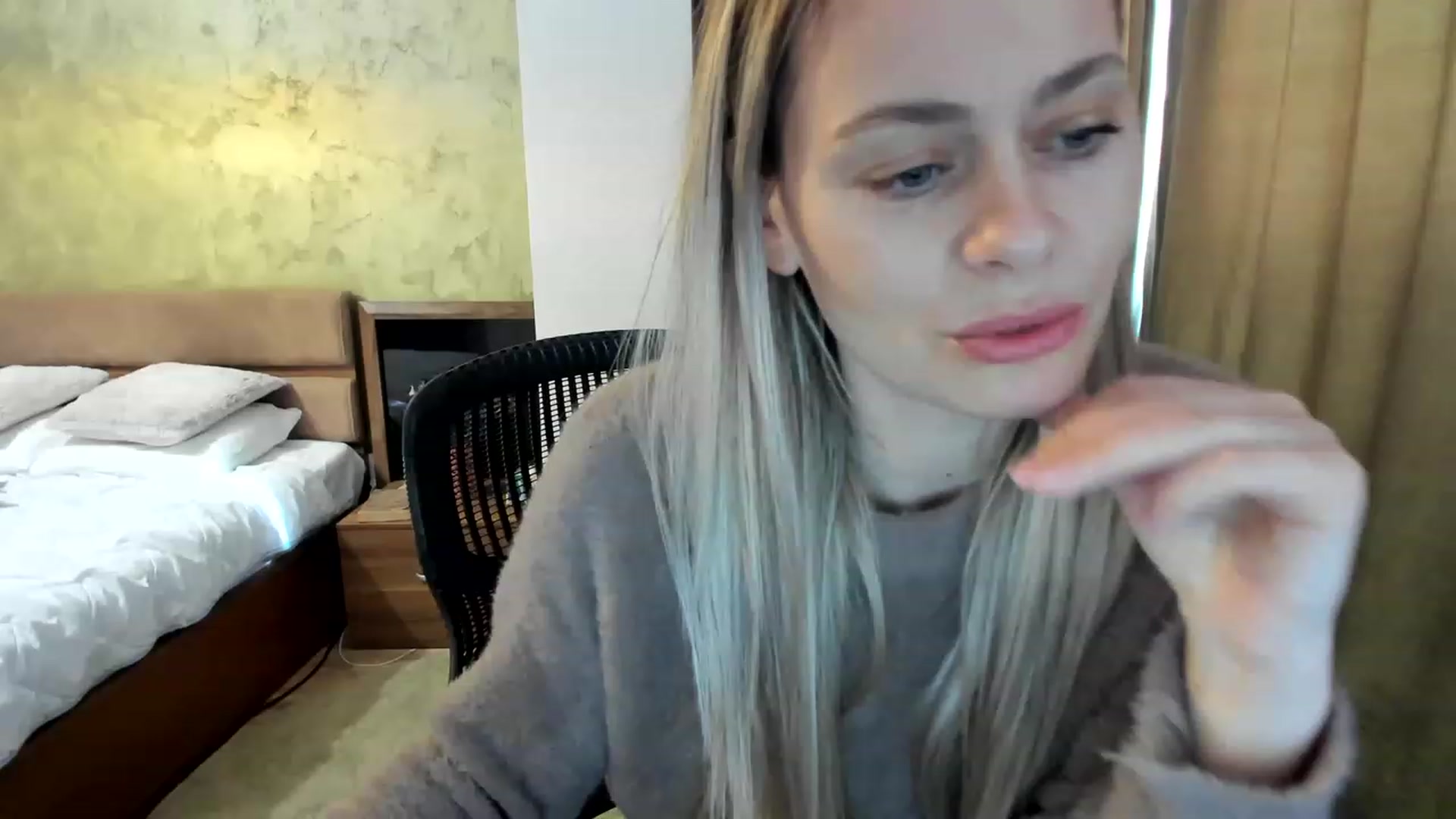 Gallery image thumbnail from DebraPaige's myfreecams stream on, 03/08/2023, 08:06 image 11 of 20