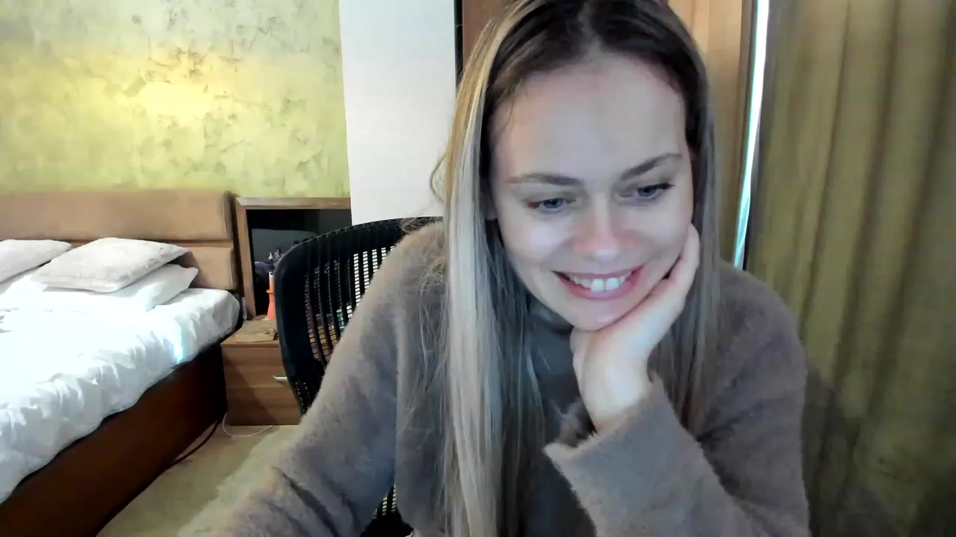 Gallery image thumbnail from DebraPaige's myfreecams stream on, 03/08/2023, 08:06 image 6 of 20