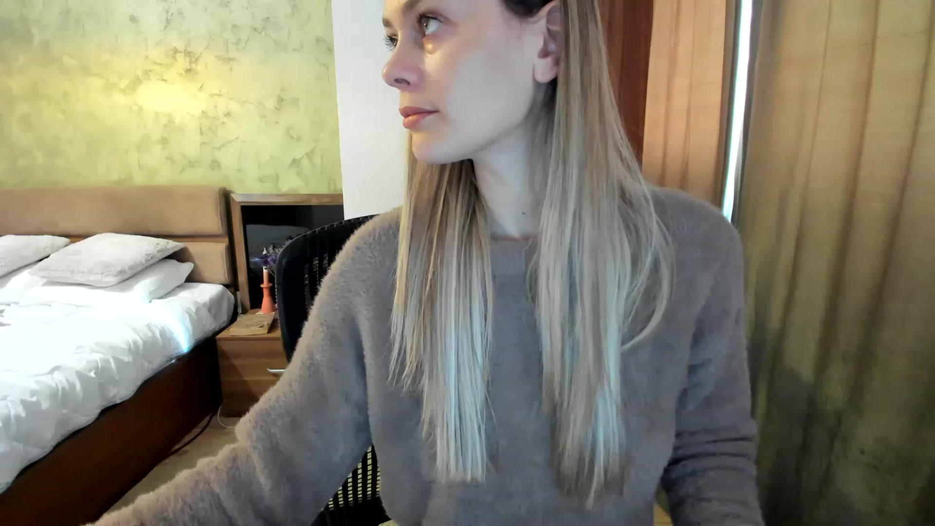 Gallery image thumbnail from DebraPaige's myfreecams stream on, 03/08/2023, 08:06 image 12 of 20