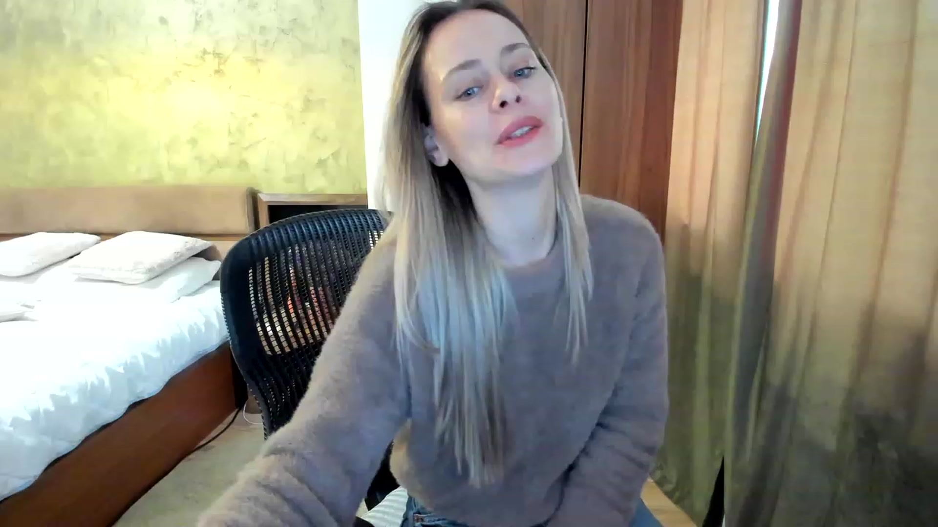 Gallery image thumbnail from DebraPaige's myfreecams stream on, 03/08/2023, 09:40 image 3 of 20