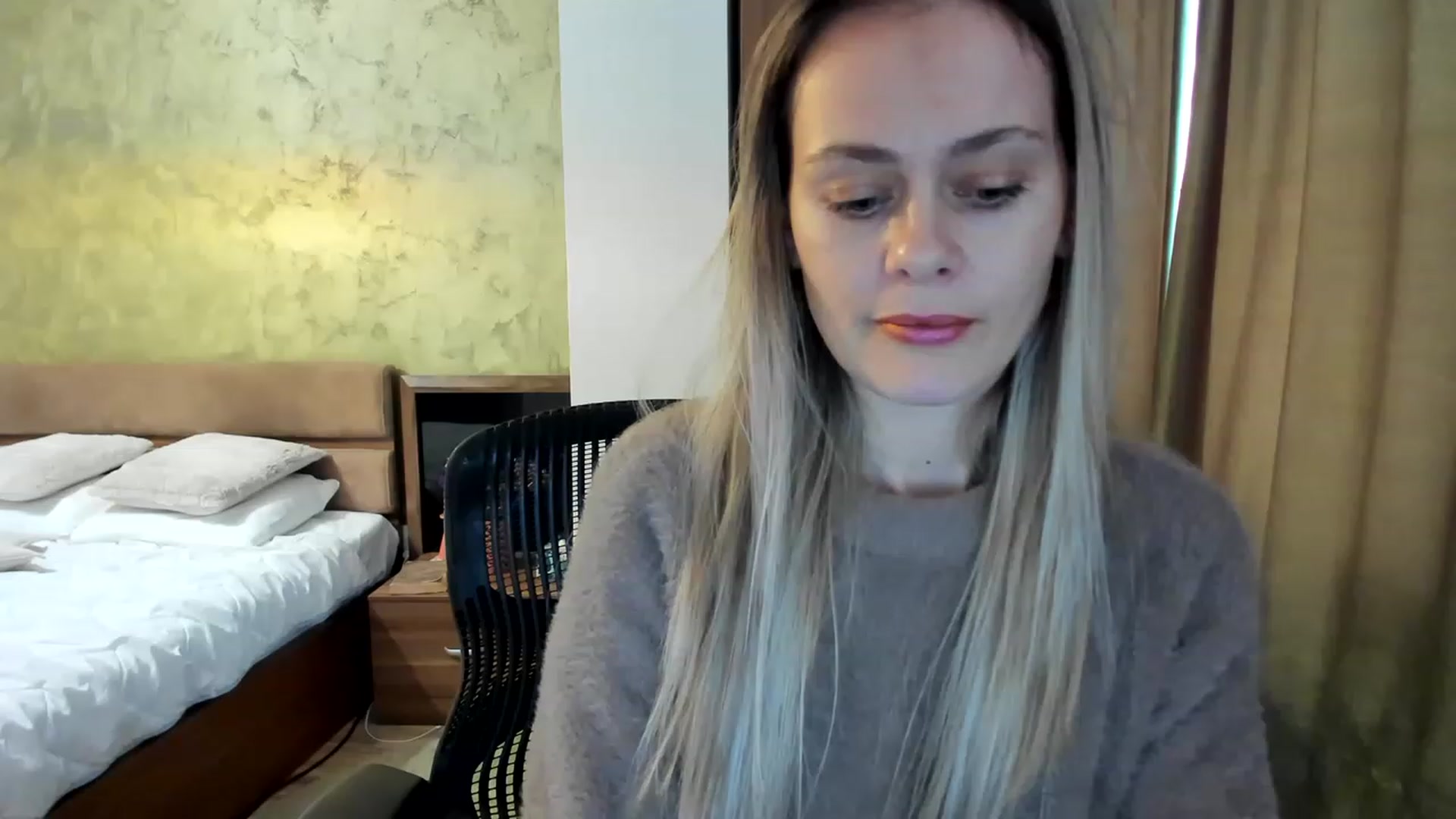 Gallery image thumbnail from DebraPaige's myfreecams stream on, 03/08/2023, 09:40 image 12 of 20