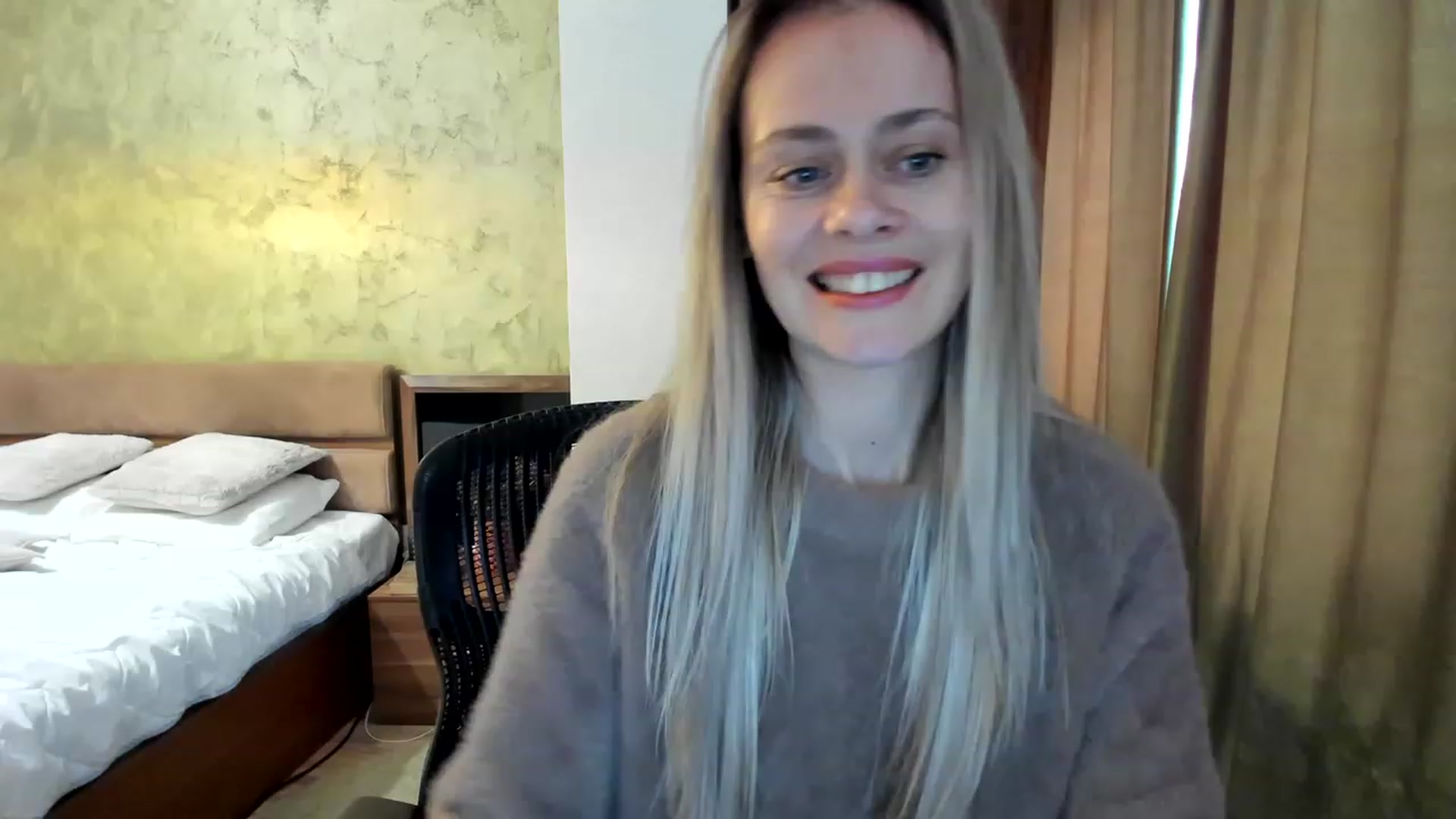 Gallery image thumbnail from DebraPaige's myfreecams stream on, 03/08/2023, 09:40 image 14 of 20