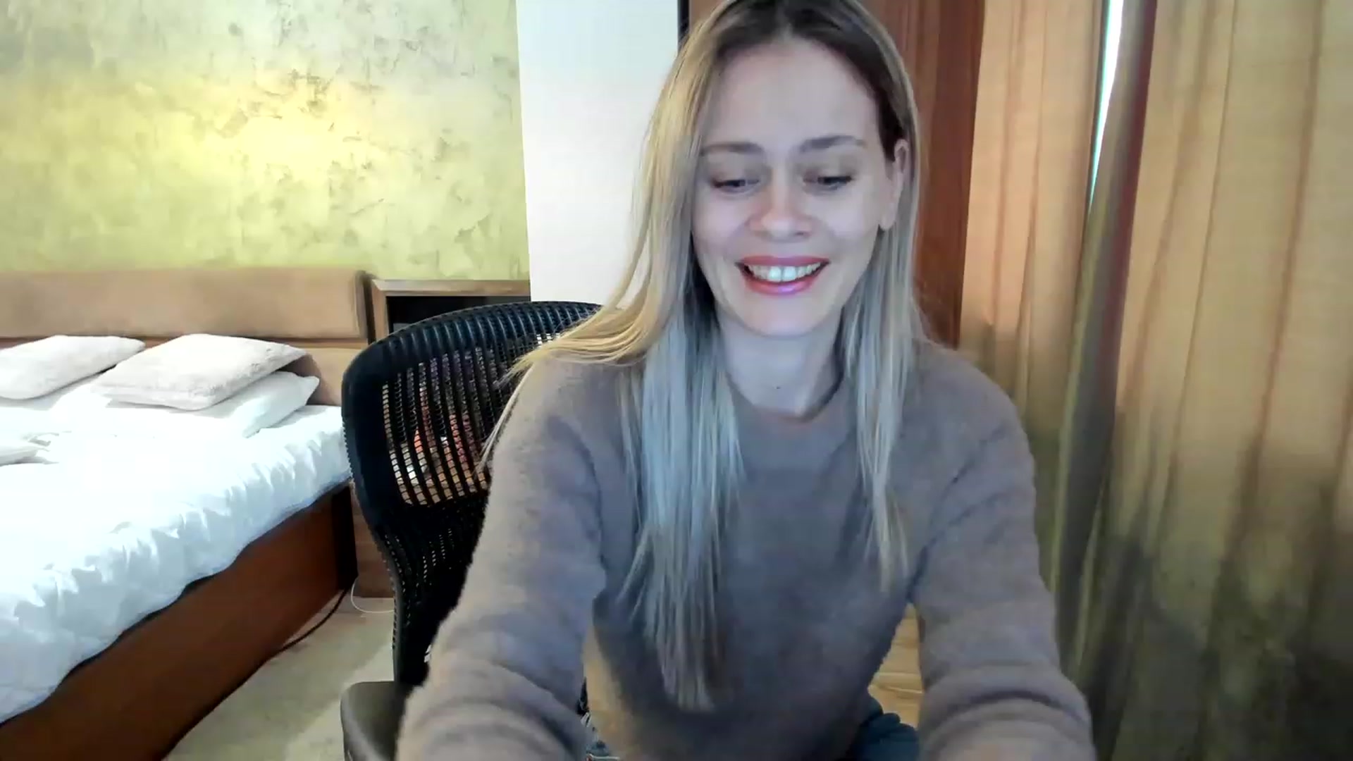 Gallery image thumbnail from DebraPaige's myfreecams stream on, 03/08/2023, 09:40 image 4 of 20