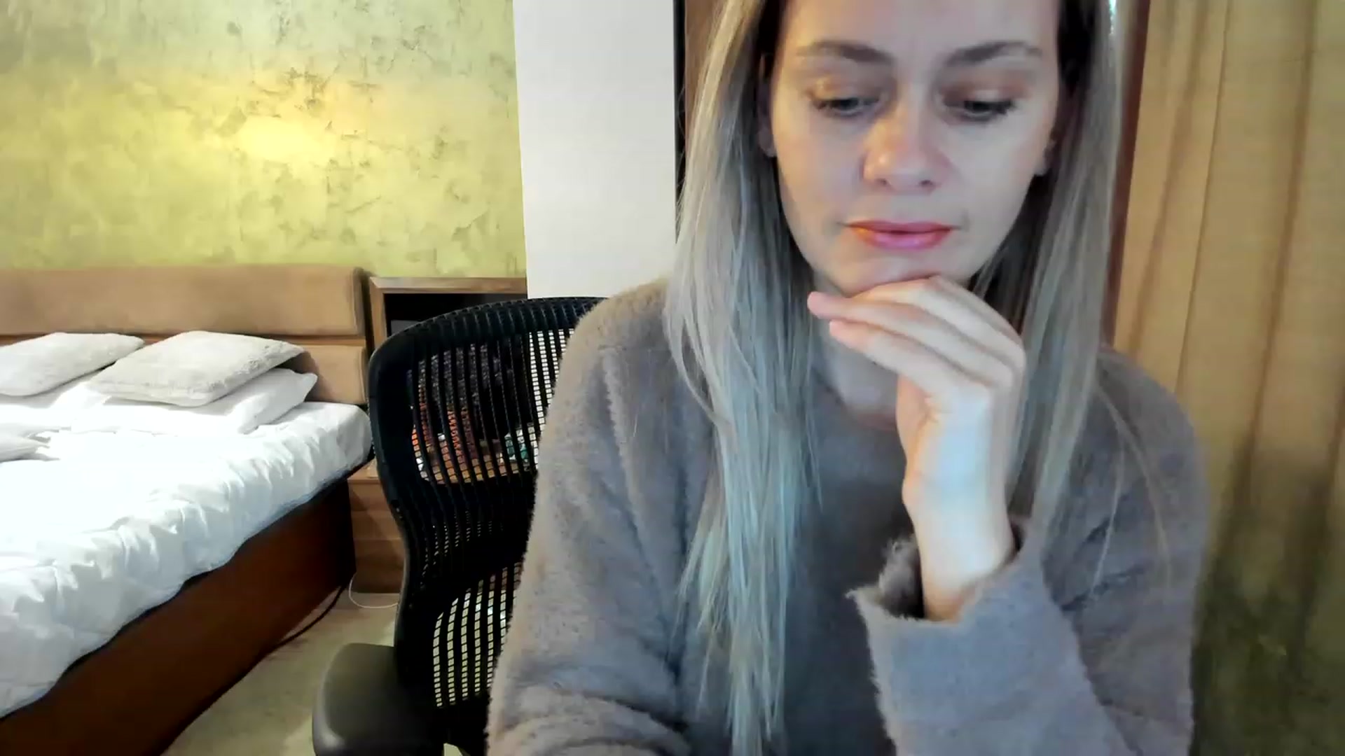 Gallery image thumbnail from DebraPaige's myfreecams stream on, 03/08/2023, 09:40 image 5 of 20