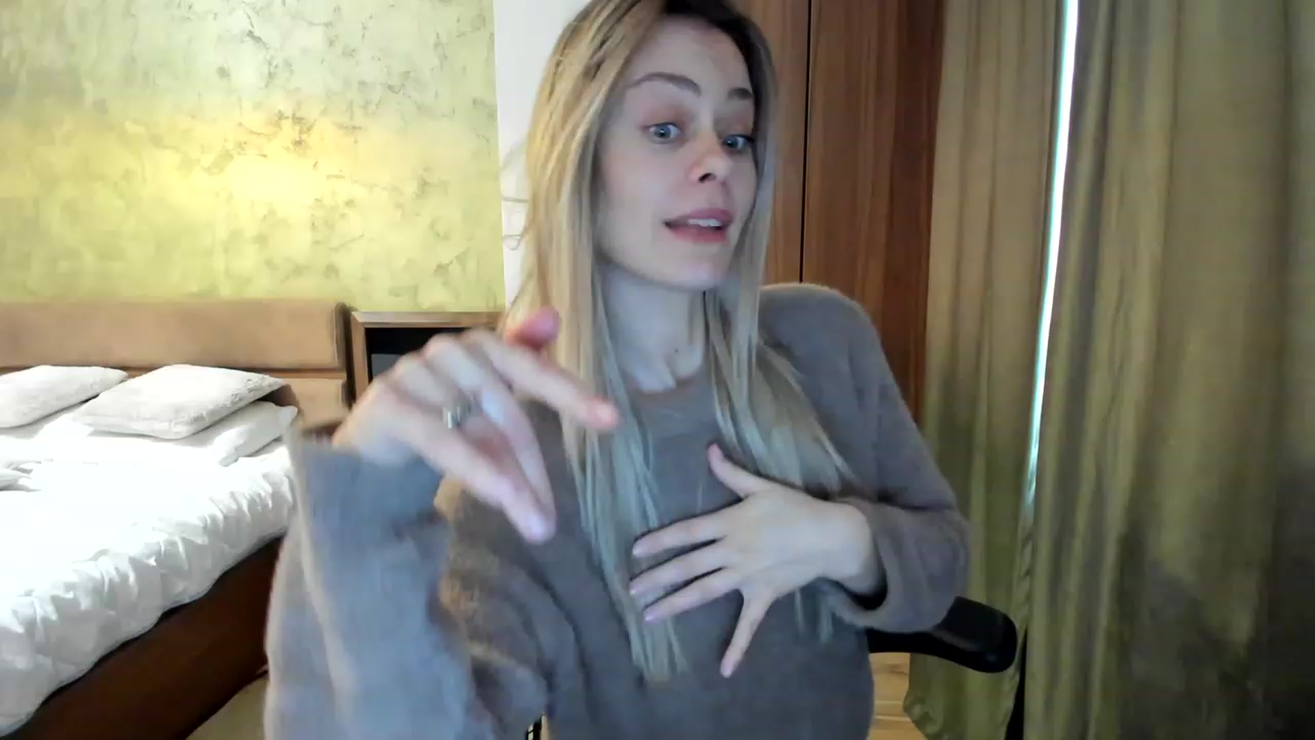 Gallery image thumbnail from DebraPaige's myfreecams stream on, 03/08/2023, 11:51 image 4 of 20