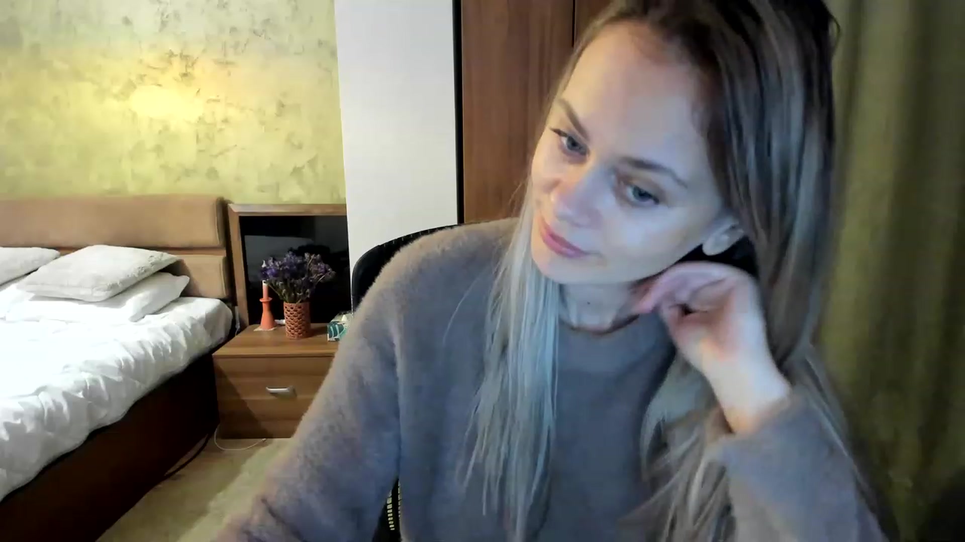 Gallery image thumbnail from DebraPaige's myfreecams stream on, 03/08/2023, 11:51 image 20 of 20