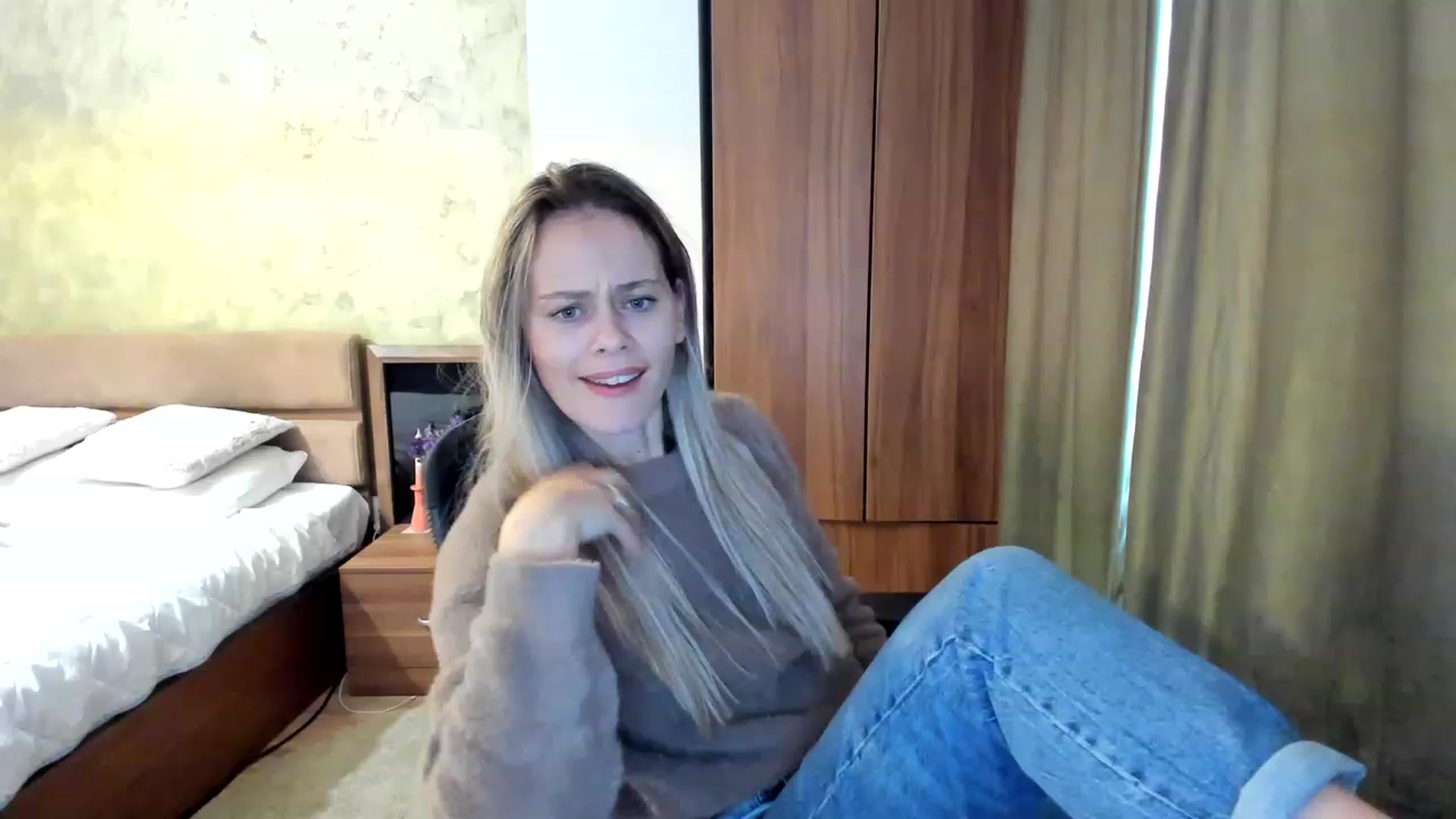 Gallery image thumbnail from DebraPaige's myfreecams stream on, 03/08/2023, 11:51 image 5 of 20