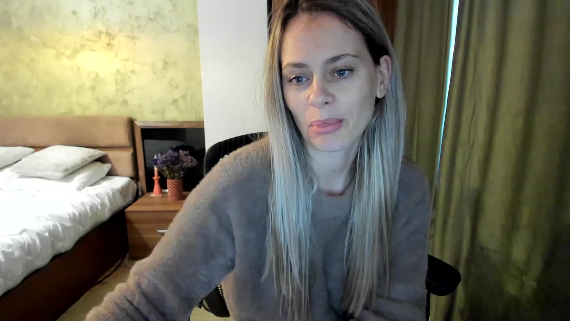 Gallery image thumbnail from DebraPaige's myfreecams stream on, 03/08/2023, 13:21 image 4 of 20