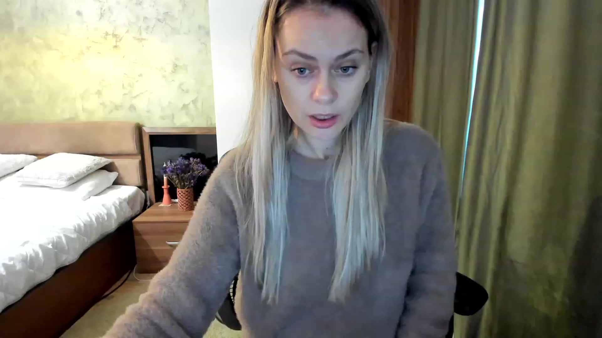 Gallery image thumbnail from DebraPaige's myfreecams stream on, 03/08/2023, 13:21 image 2 of 20