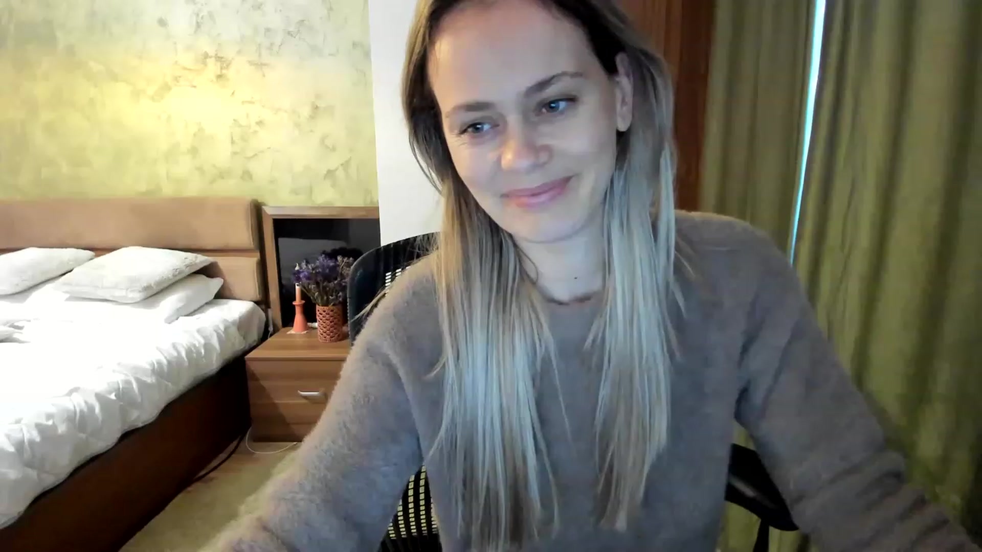 Gallery image thumbnail from DebraPaige's myfreecams stream on, 03/08/2023, 13:21 image 14 of 20