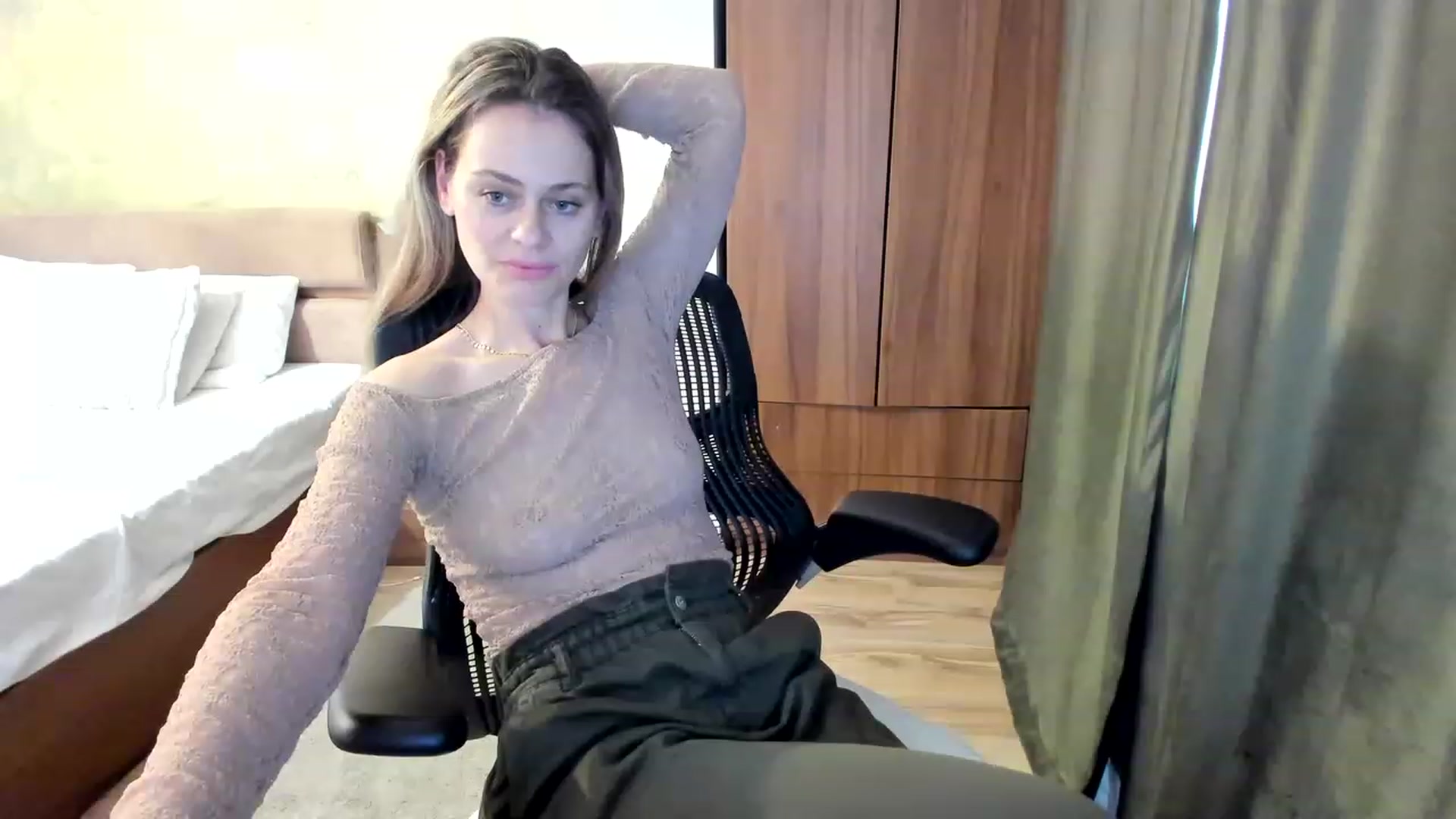 Gallery image thumbnail from DebraPaige's myfreecams stream on, 03/09/2023, 13:36 image 4 of 20