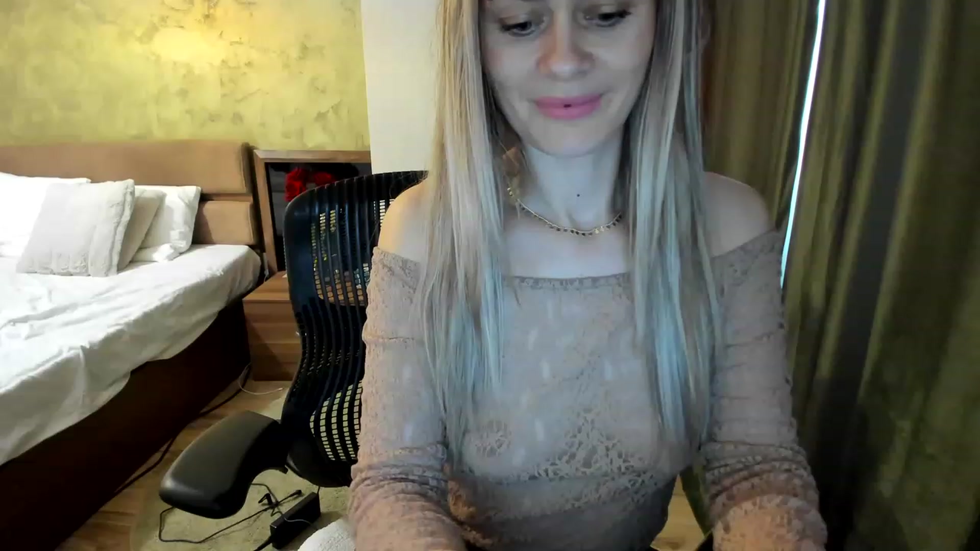 Gallery image thumbnail from DebraPaige's myfreecams stream on, 03/09/2023, 13:36 image 12 of 20