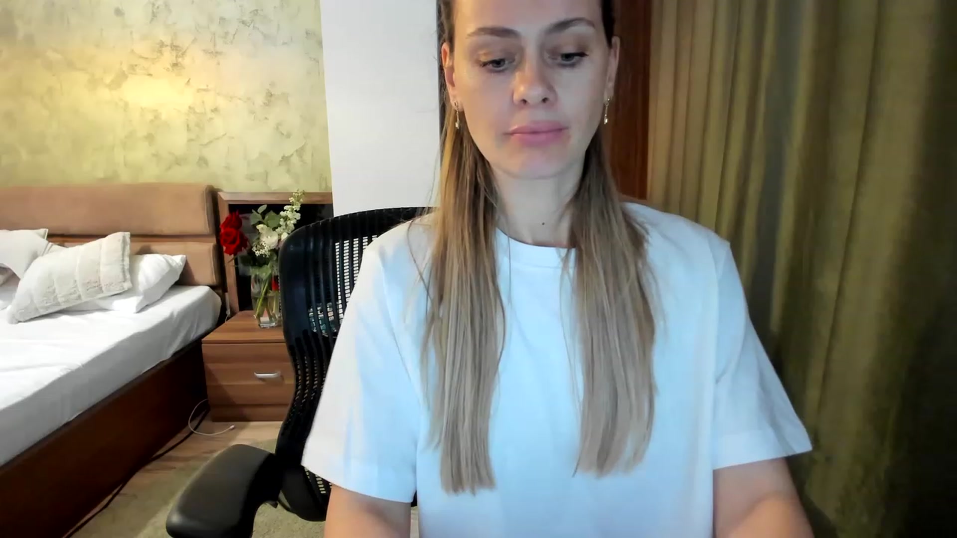 Gallery image thumbnail from DebraPaige's myfreecams stream on, 03/13/2023, 10:30 image 20 of 20