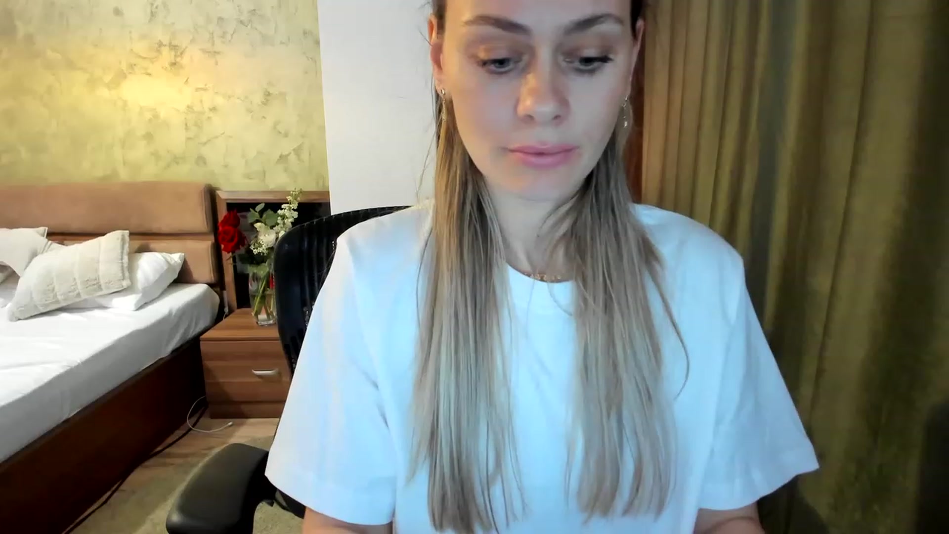 Gallery image thumbnail from DebraPaige's myfreecams stream on, 03/13/2023, 10:30 image 8 of 20