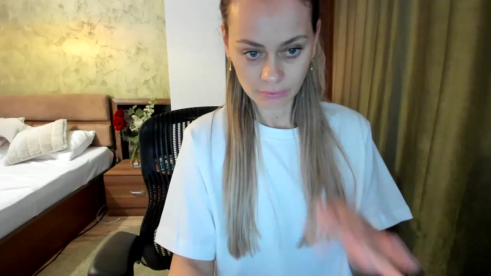 Gallery image thumbnail from DebraPaige's myfreecams stream on, 03/13/2023, 10:30 image 9 of 20