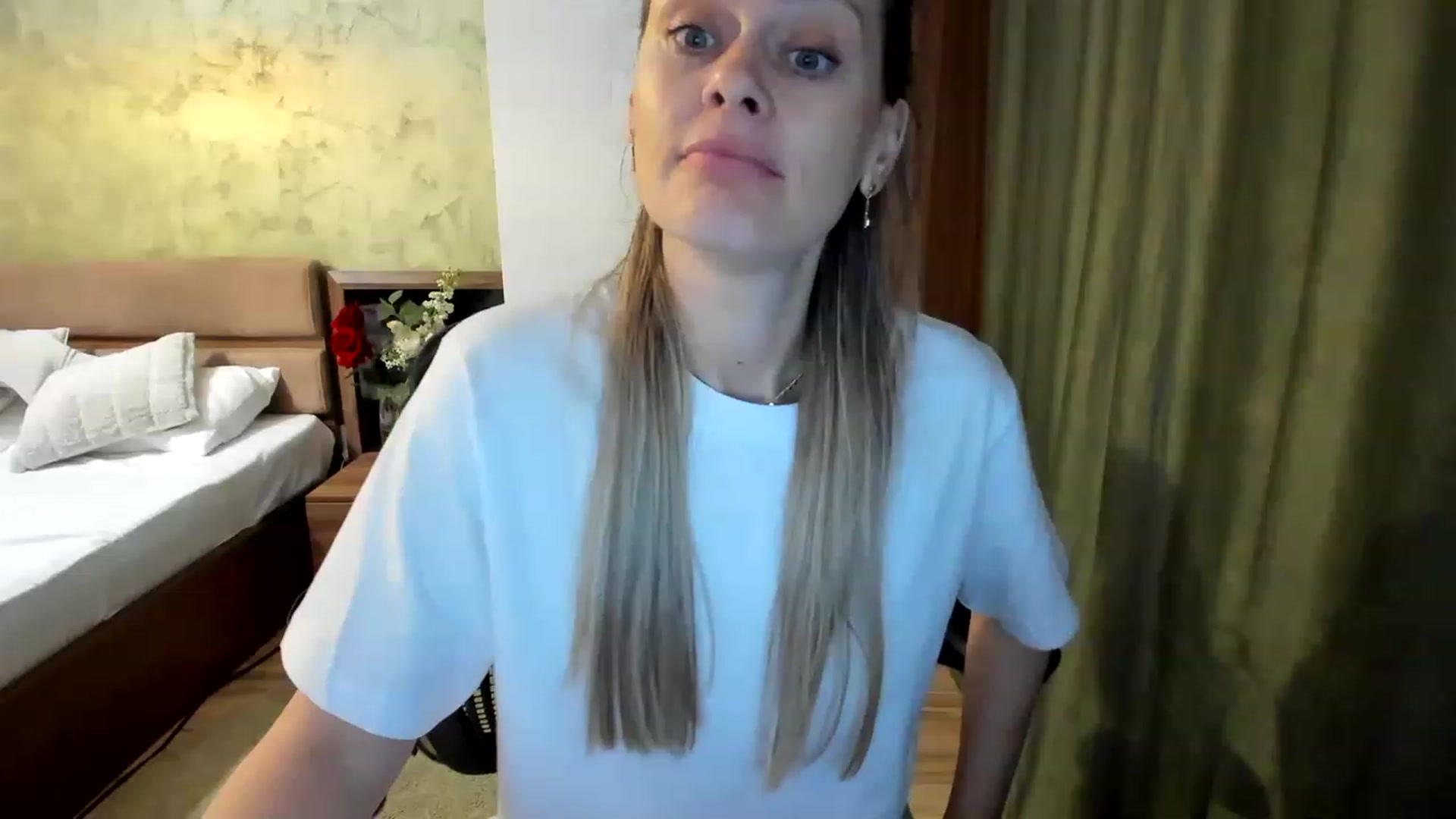 Gallery image thumbnail from DebraPaige's myfreecams stream on, 03/13/2023, 11:39 image 4 of 20