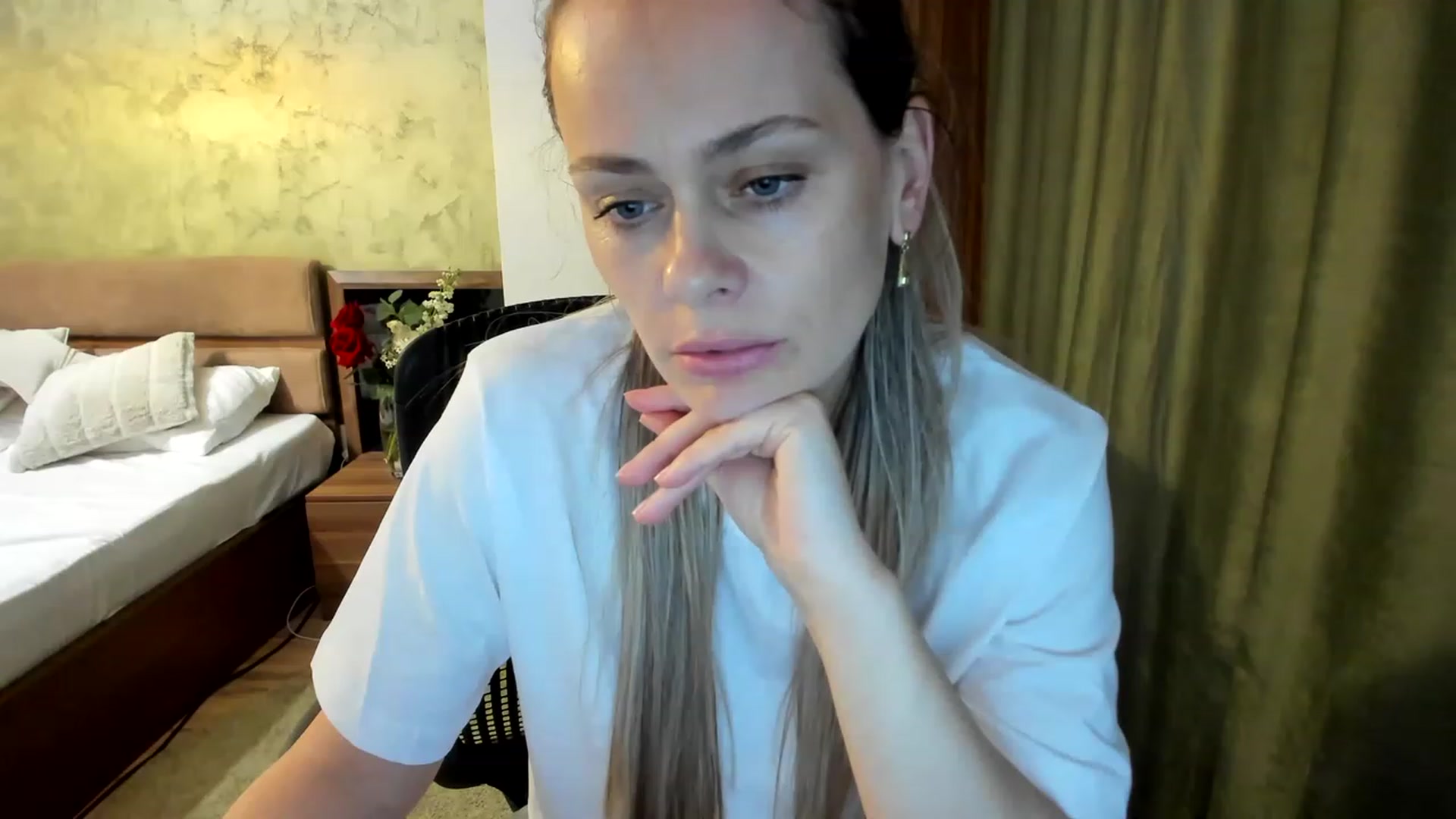 Gallery image thumbnail from DebraPaige's myfreecams stream on, 03/13/2023, 11:39 image 6 of 20