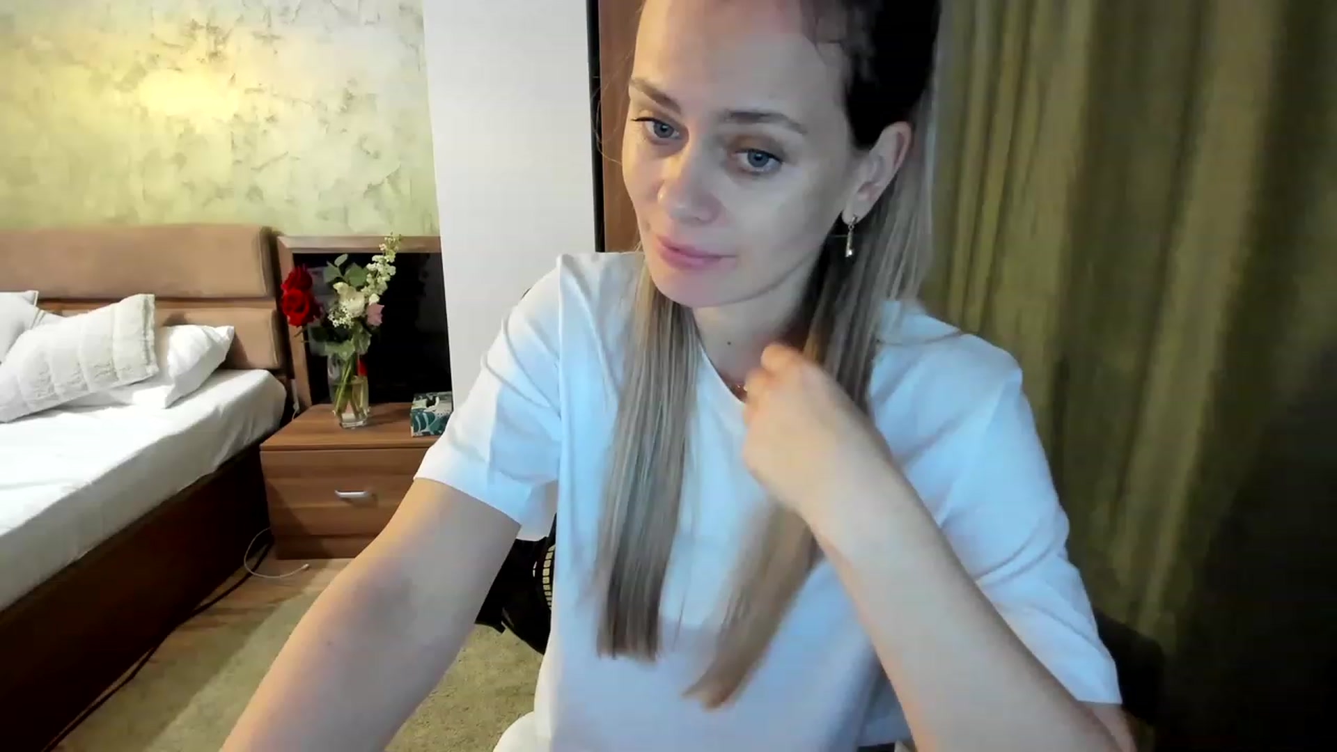 Gallery image thumbnail from DebraPaige's myfreecams stream on, 03/13/2023, 12:06 image 4 of 20