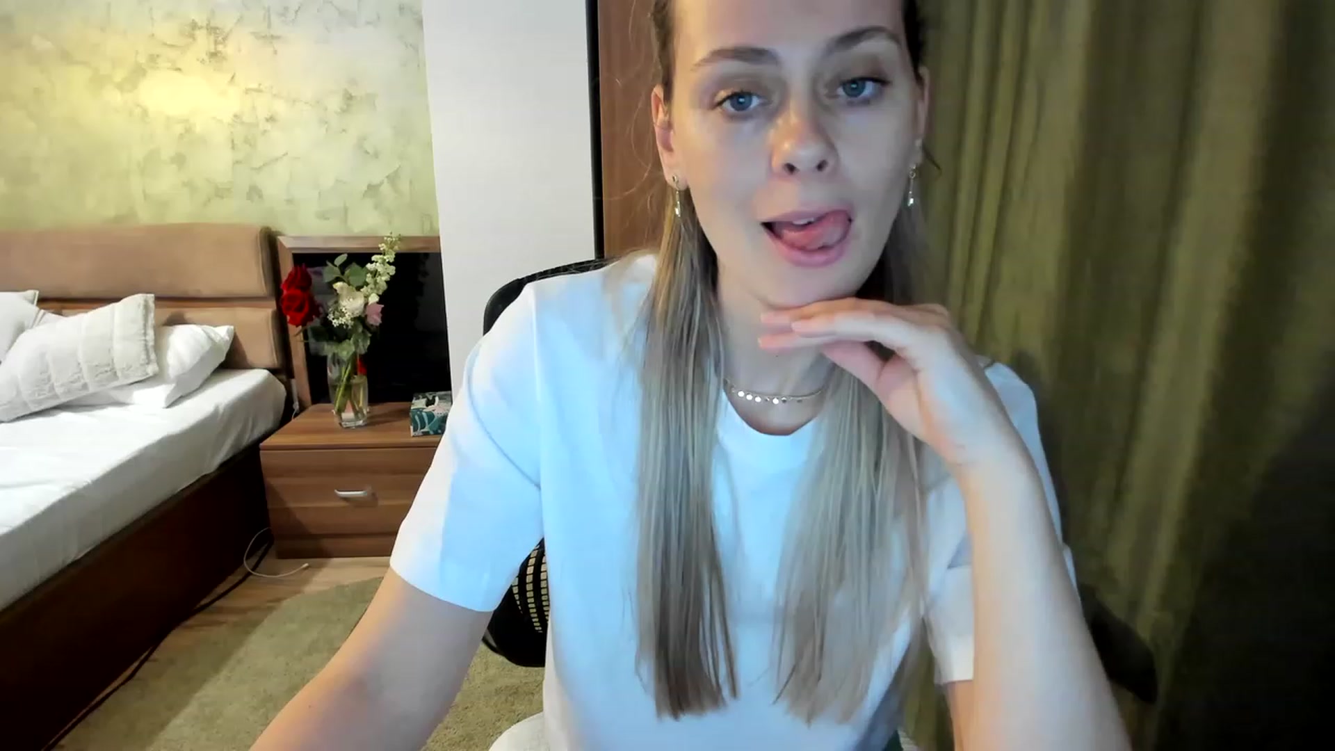 Gallery image thumbnail from DebraPaige's myfreecams stream on, 03/13/2023, 12:06 image 6 of 20
