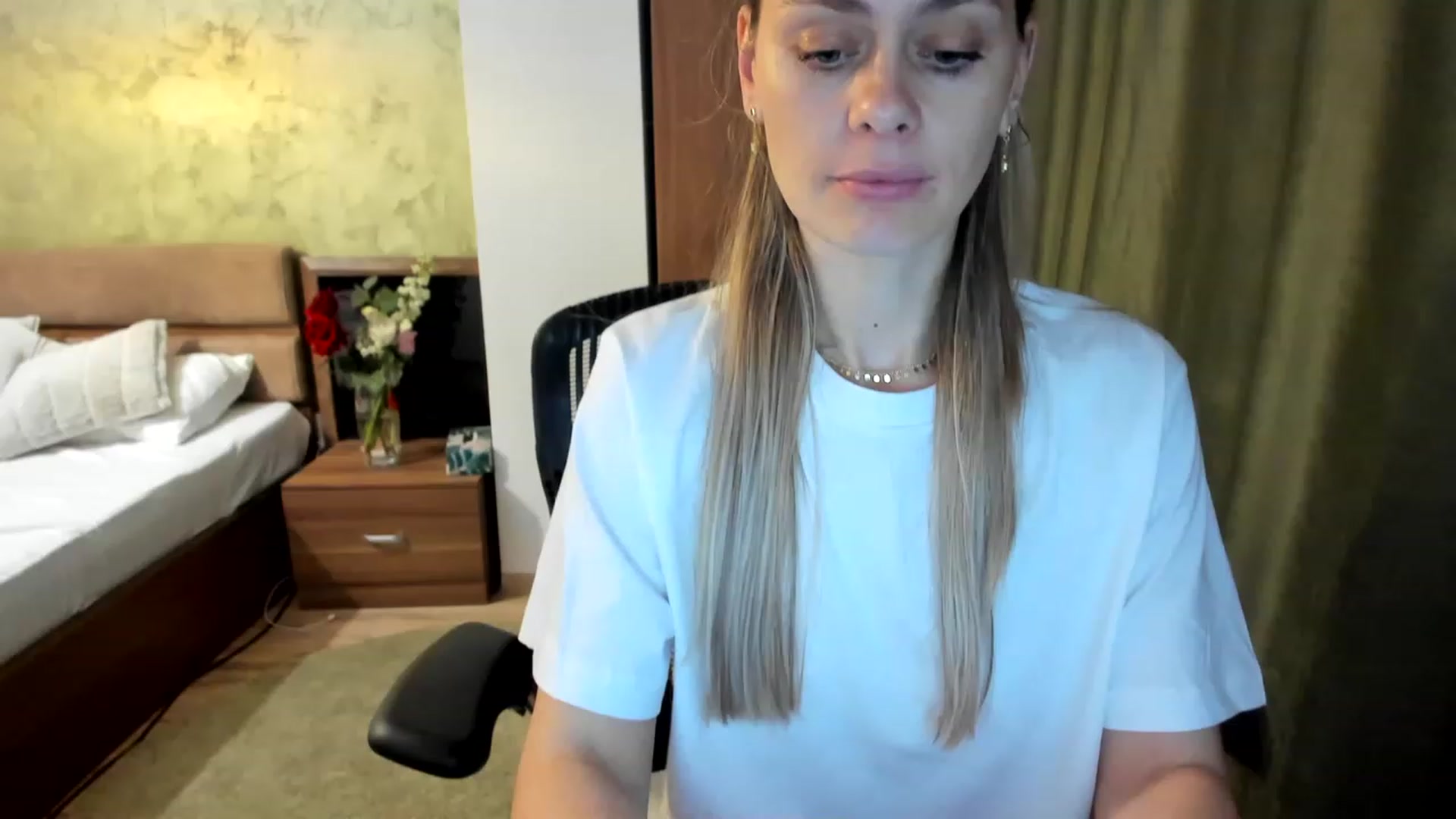 Gallery image thumbnail from DebraPaige's myfreecams stream on, 03/13/2023, 12:06 image 3 of 20