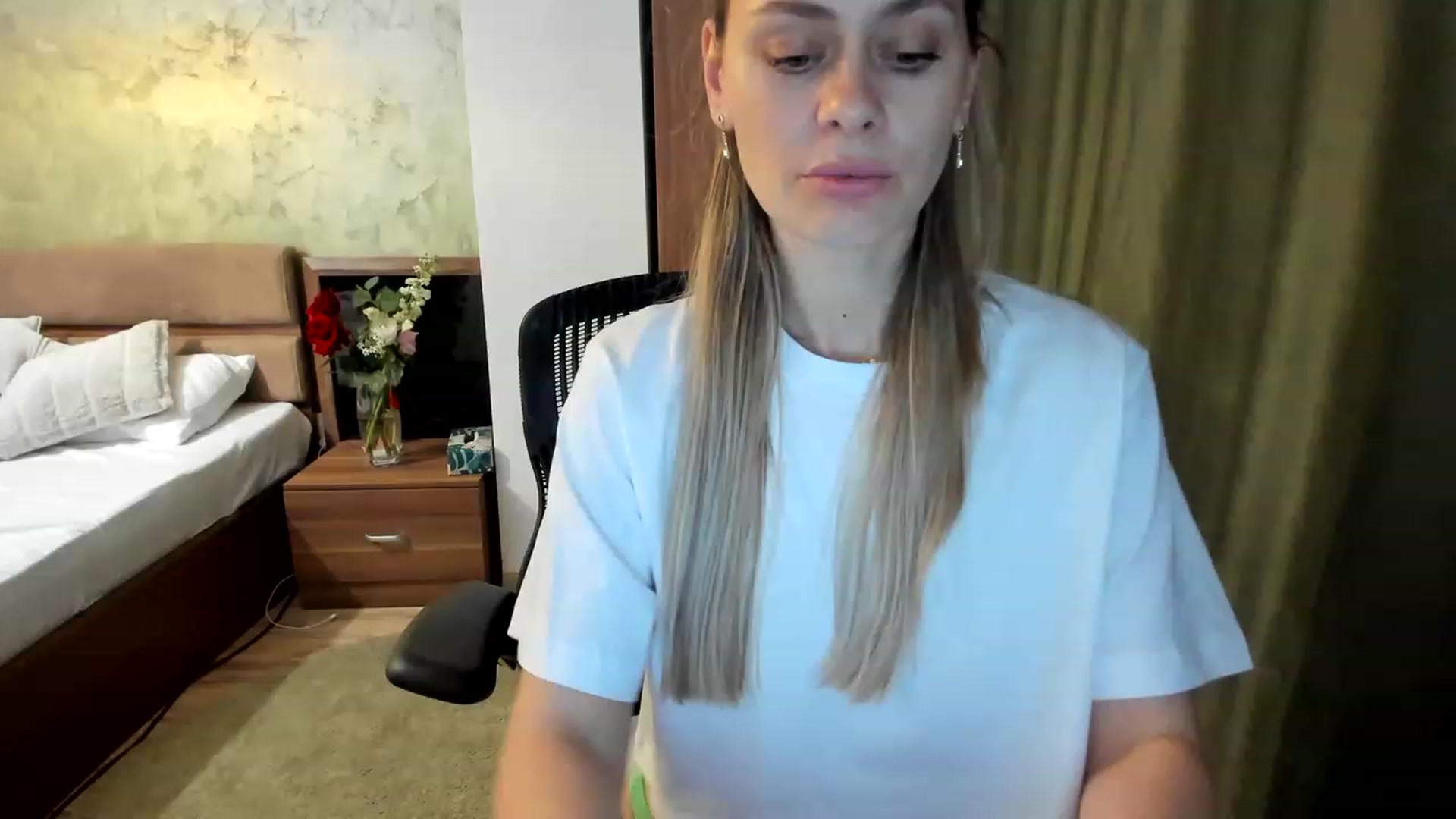 Gallery image thumbnail from DebraPaige's myfreecams stream on, 03/13/2023, 12:06 image 2 of 20