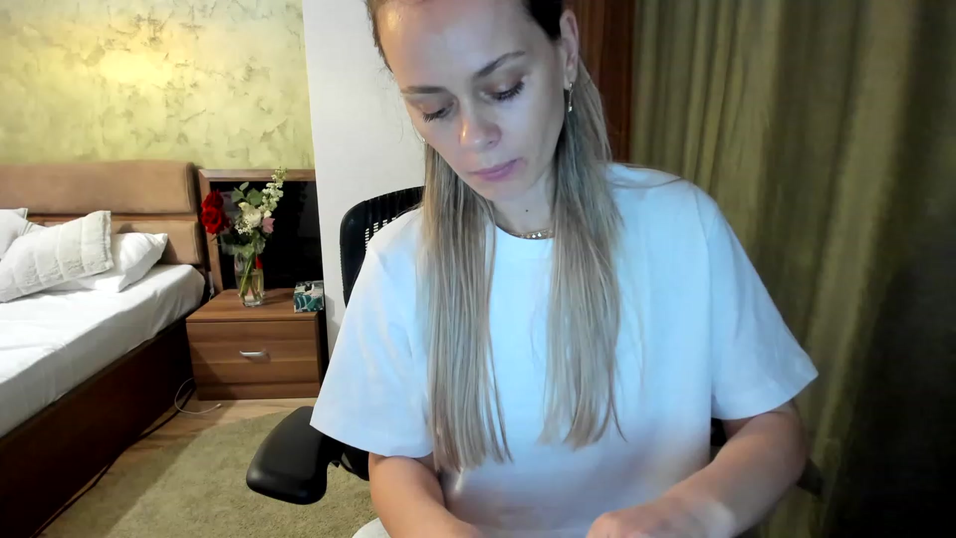 Gallery image thumbnail from DebraPaige's myfreecams stream on, 03/13/2023, 12:06 image 8 of 20