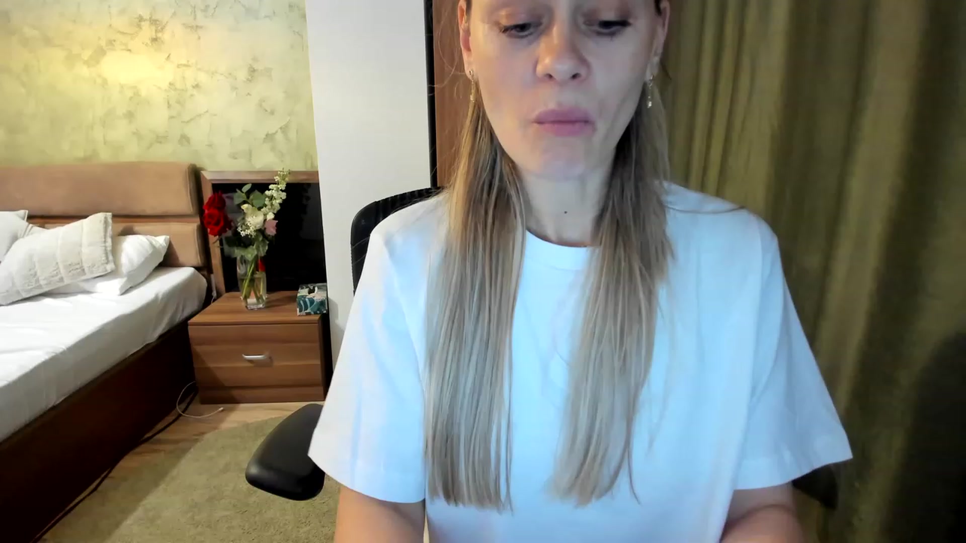 Gallery image thumbnail from DebraPaige's myfreecams stream on, 03/13/2023, 12:06 image 9 of 20