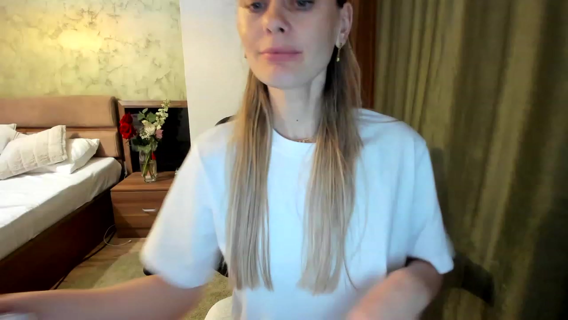 Gallery image thumbnail from DebraPaige's myfreecams stream on, 03/13/2023, 12:06 image 7 of 20