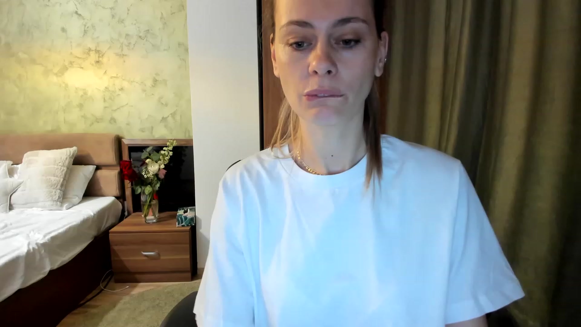 Gallery image thumbnail from DebraPaige's myfreecams stream on, 03/14/2023, 08:03 image 6 of 20