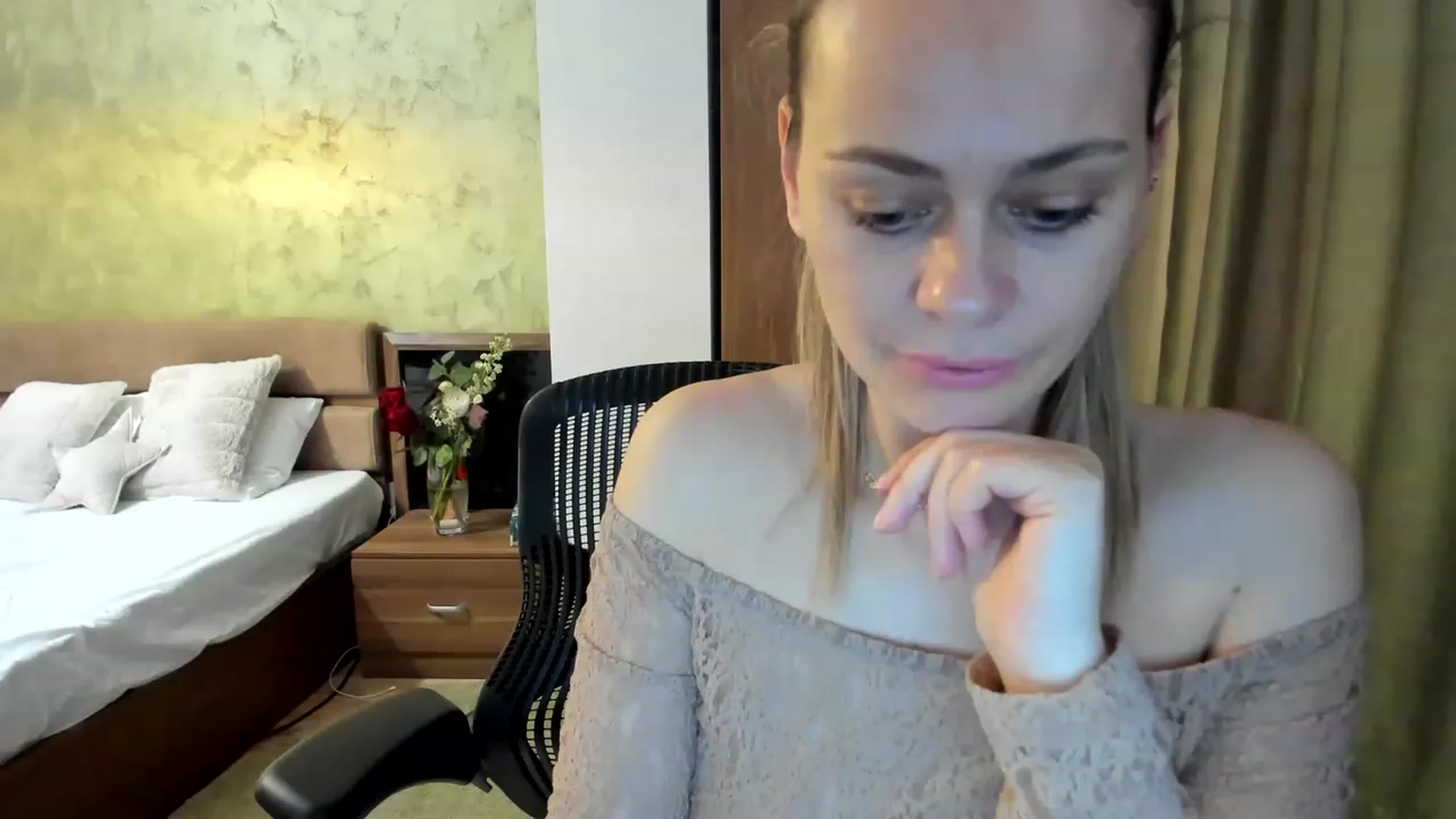 Gallery image thumbnail from DebraPaige's myfreecams stream on, 03/14/2023, 10:16 image 8 of 20