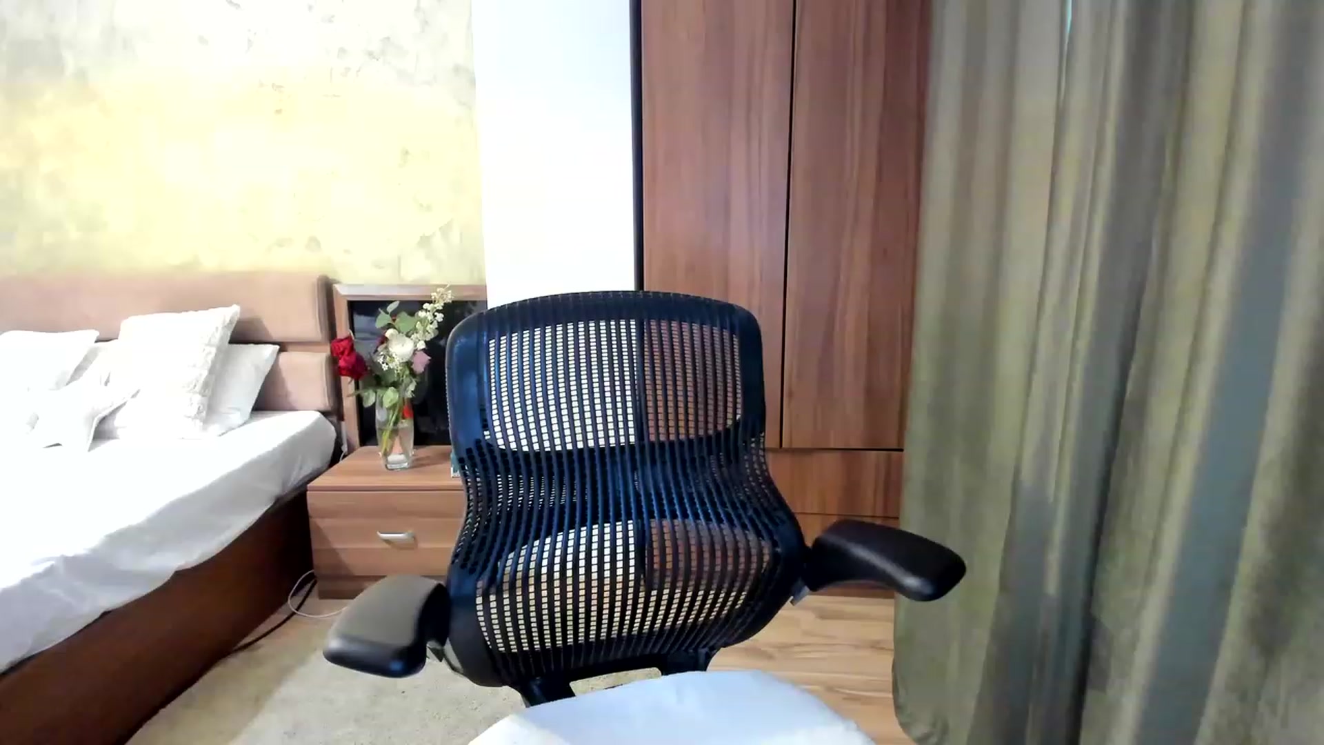 Gallery image thumbnail from DebraPaige's myfreecams stream on, 03/14/2023, 14:52 image 5 of 20