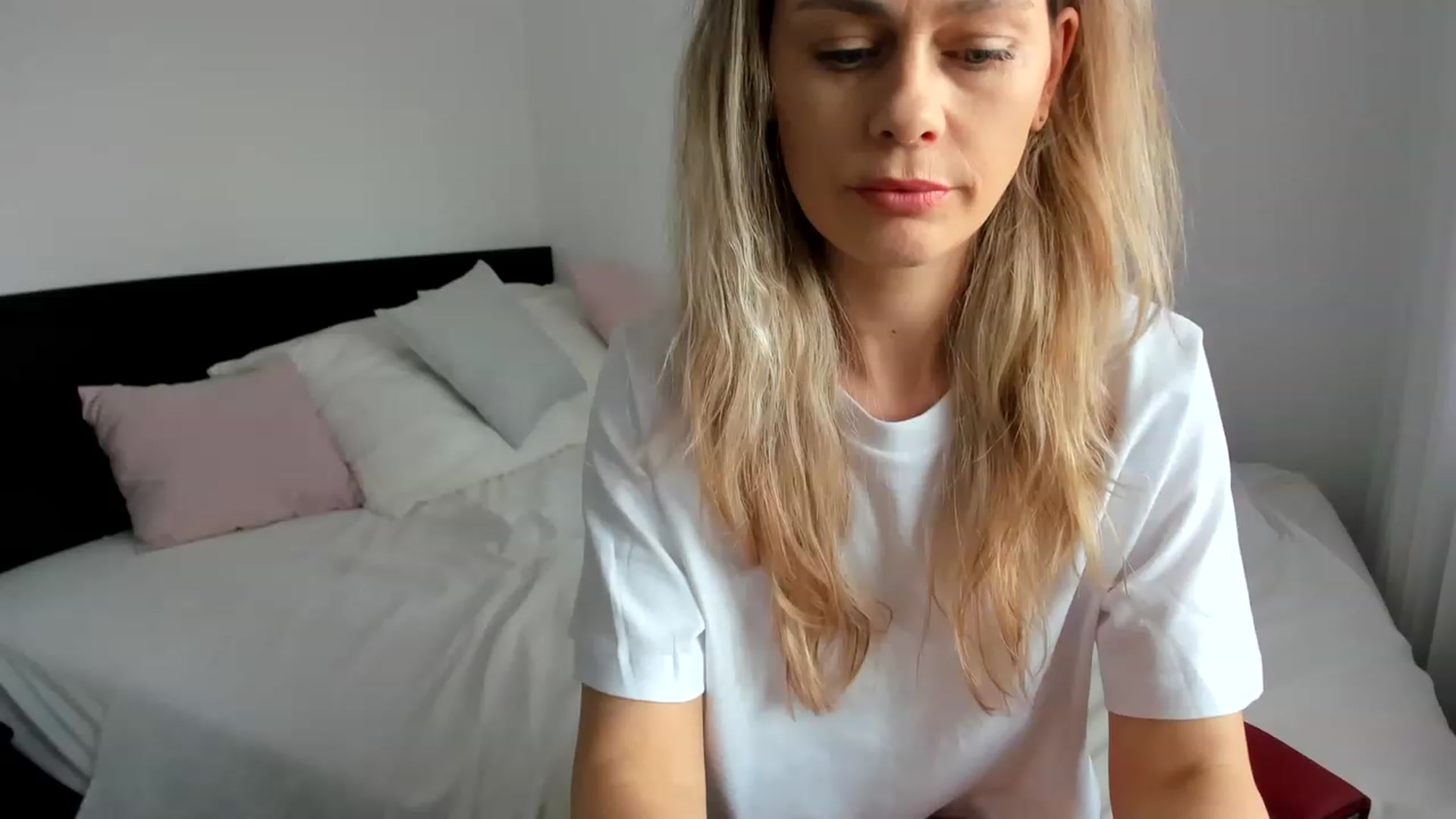 Gallery image thumbnail from DebraPaige's myfreecams stream on, 03/15/2023, 13:25 image 7 of 20