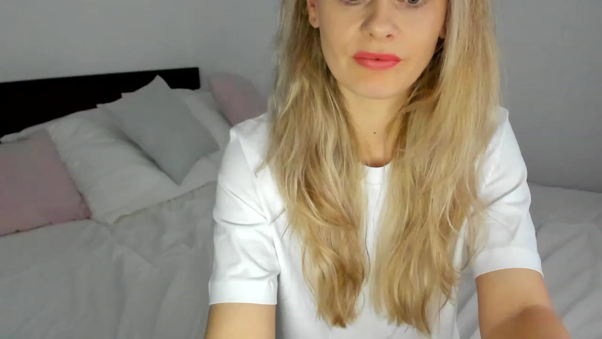 Gallery image thumbnail from DebraPaige's myfreecams stream on, 03/15/2023, 16:28 image 2 of 20