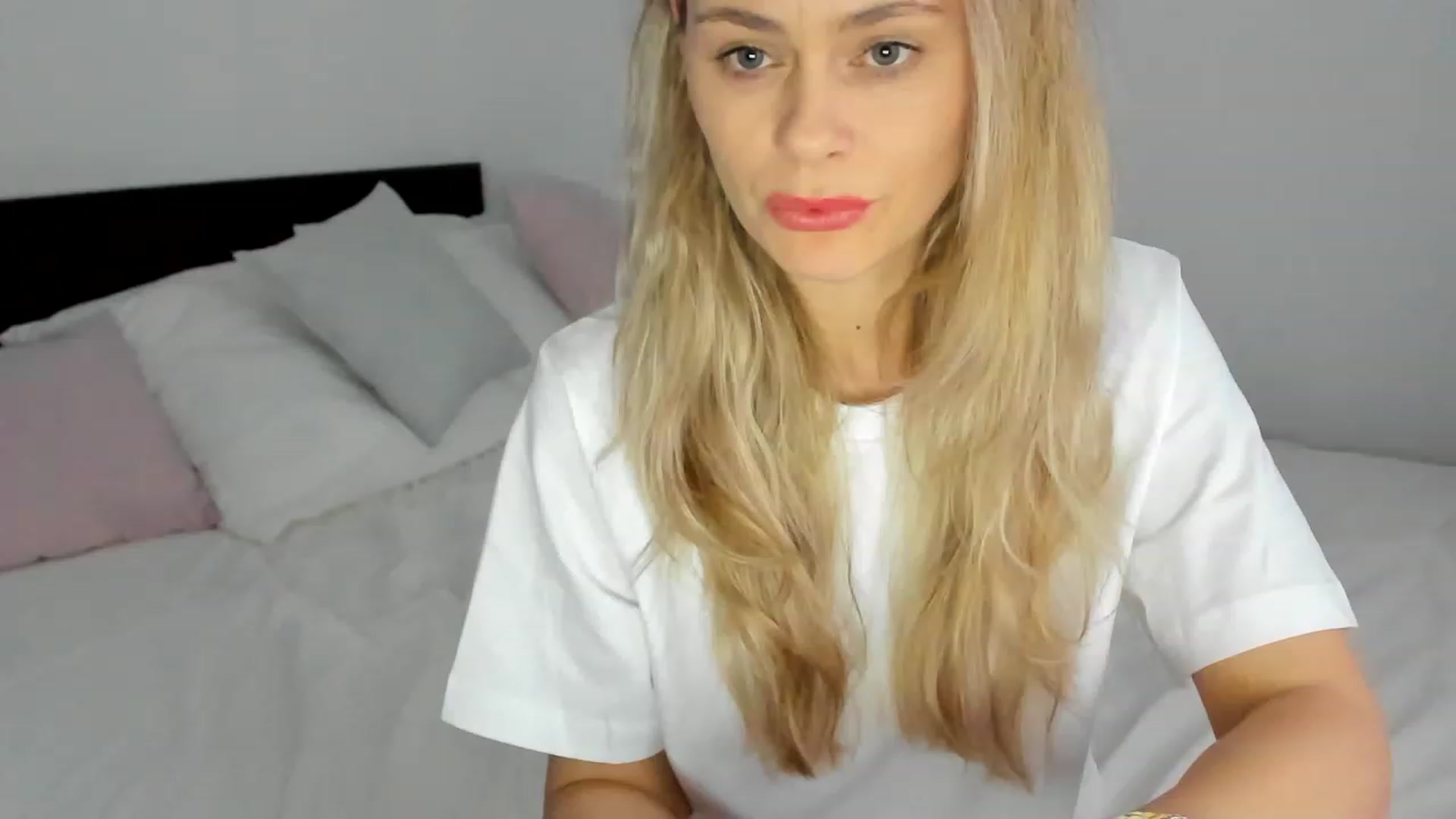 Gallery image thumbnail from DebraPaige's myfreecams stream on, 03/15/2023, 16:28 image 1 of 20