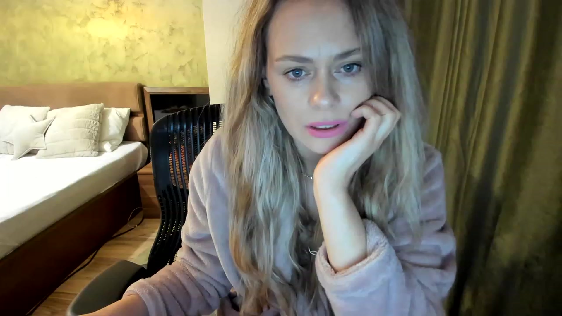 Gallery image thumbnail from DebraPaige's myfreecams stream on, 03/16/2023, 14:04 image 11 of 20