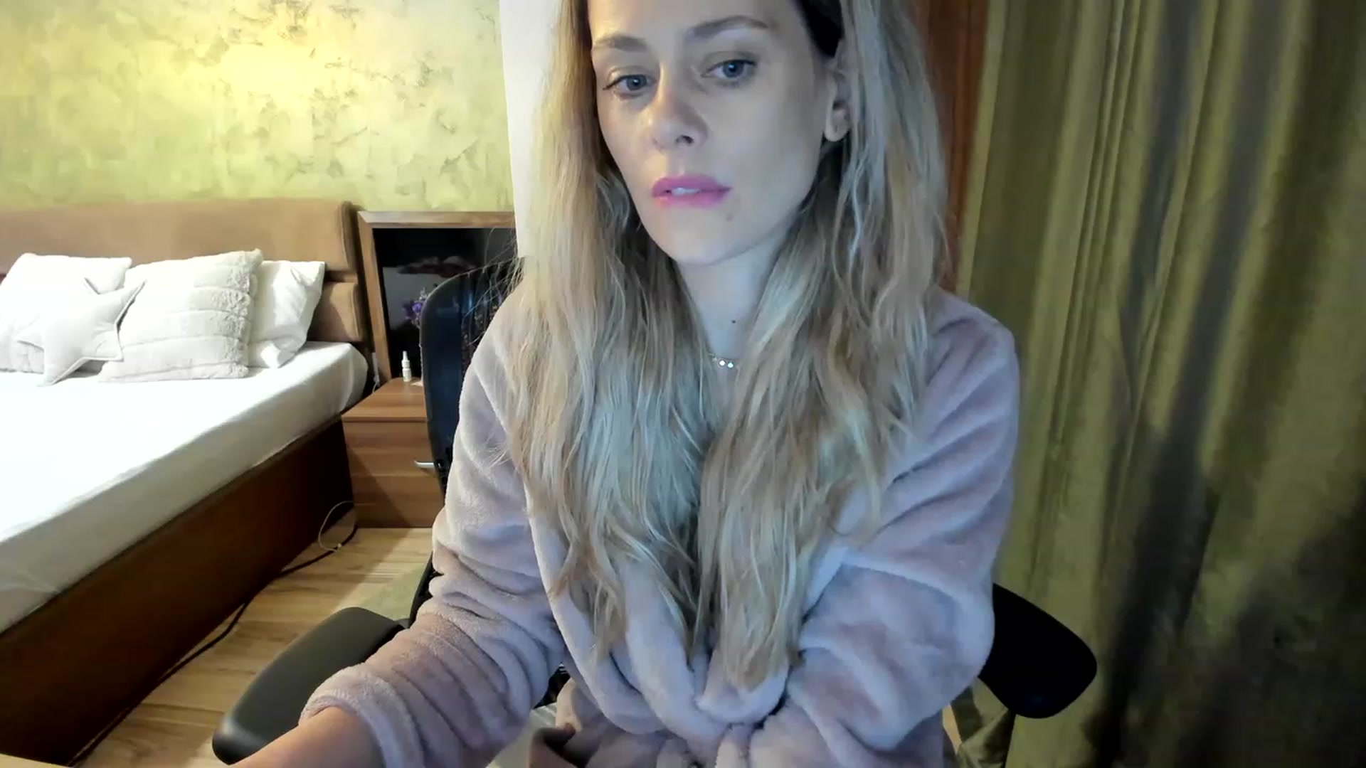 Gallery image thumbnail from DebraPaige's myfreecams stream on, 03/16/2023, 14:04 image 19 of 20