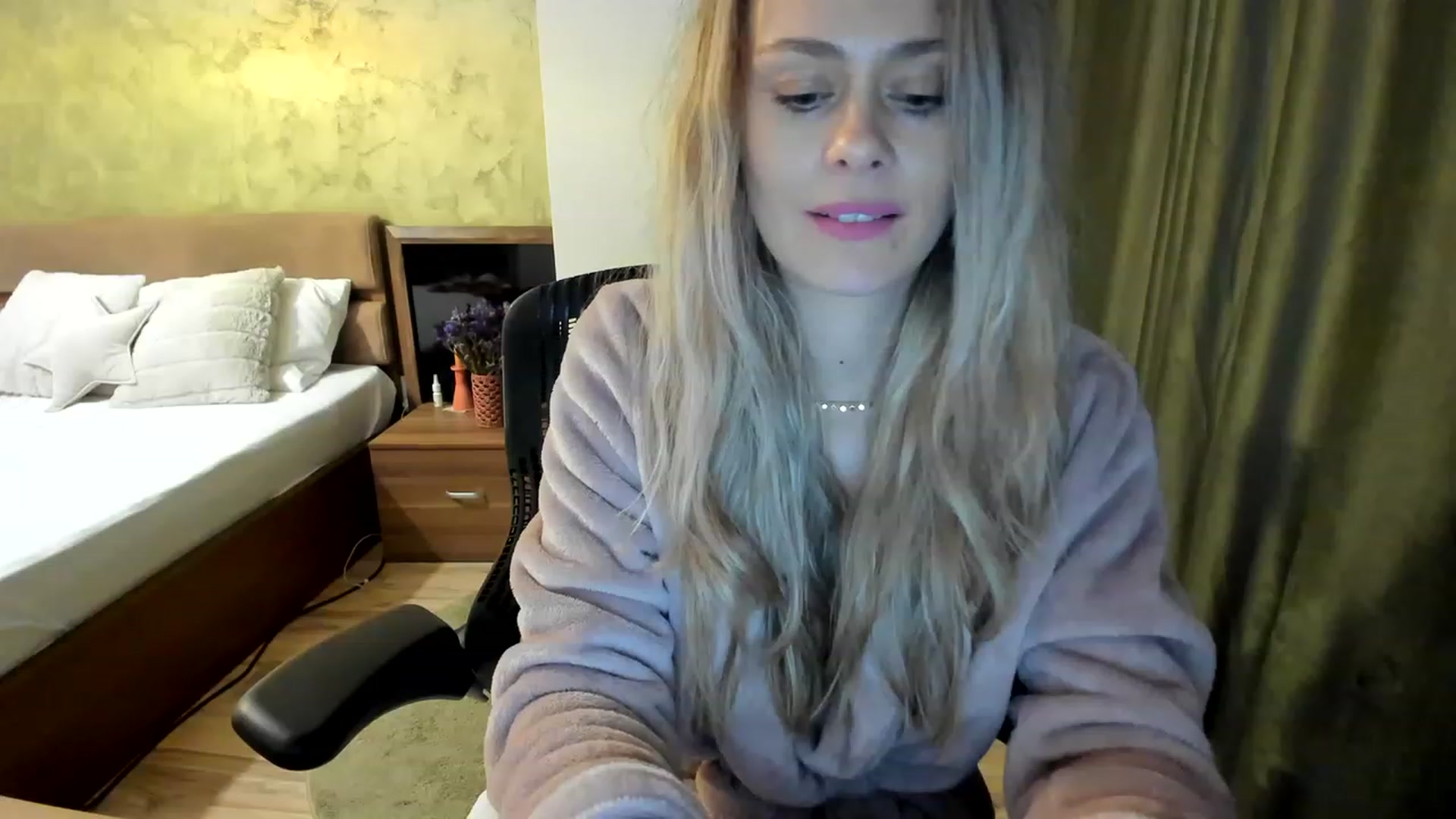 Gallery image thumbnail from DebraPaige's myfreecams stream on, 03/16/2023, 14:04 image 16 of 20