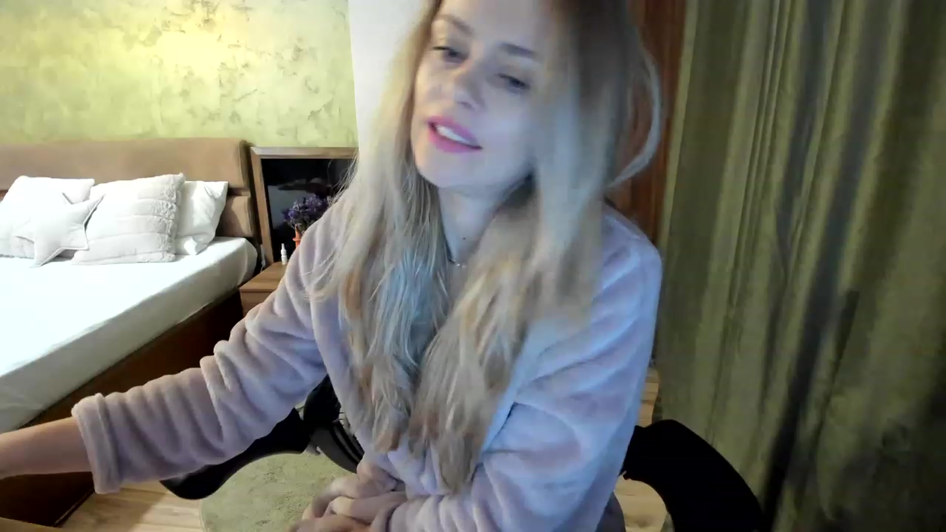 Gallery image thumbnail from DebraPaige's myfreecams stream on, 03/16/2023, 14:04 image 14 of 20