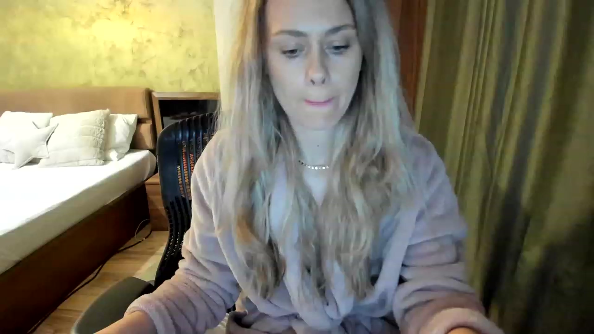 Gallery image thumbnail from DebraPaige's myfreecams stream on, 03/16/2023, 14:04 image 9 of 20