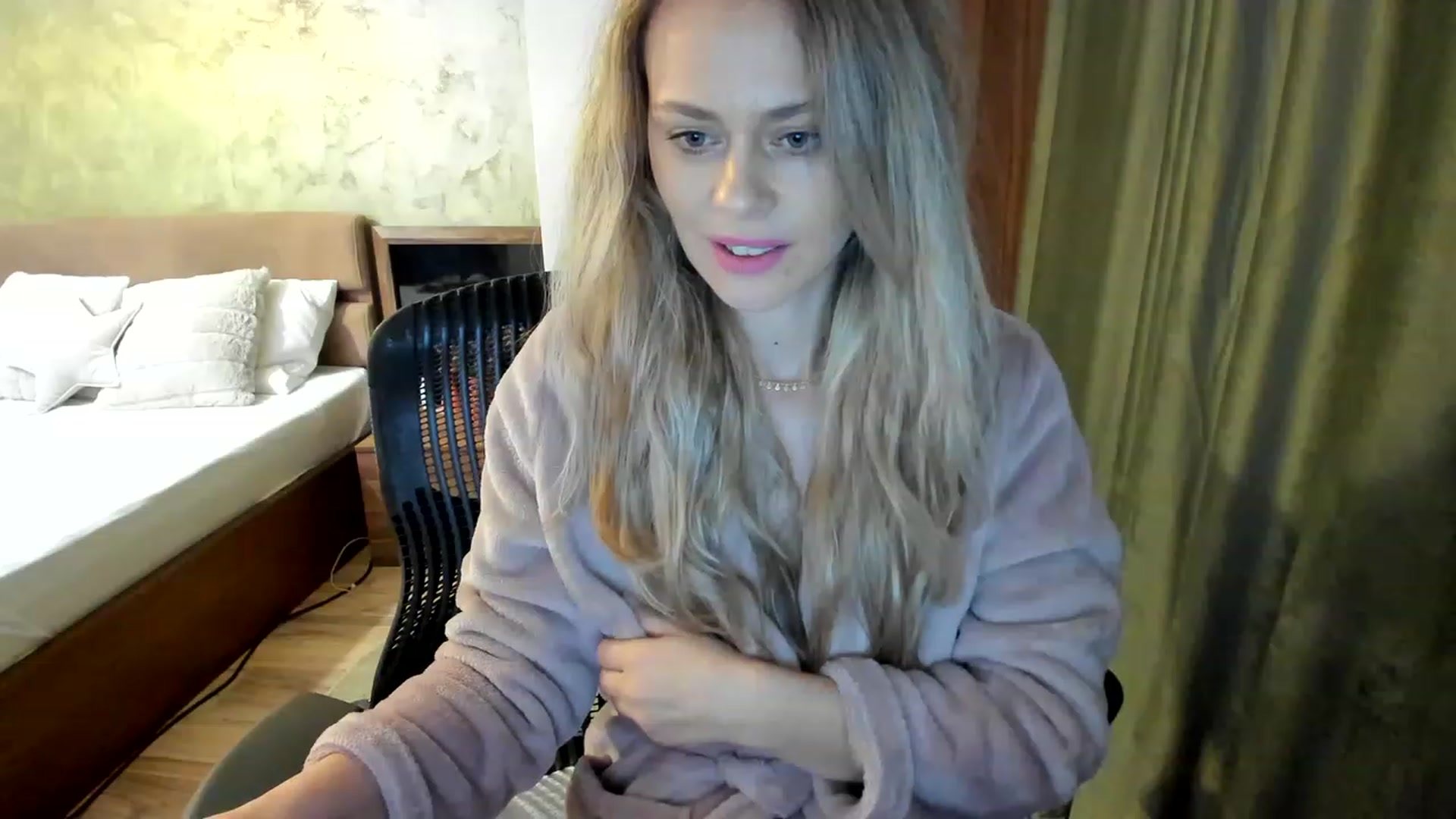 Gallery image thumbnail from DebraPaige's myfreecams stream on, 03/16/2023, 14:04 image 12 of 20